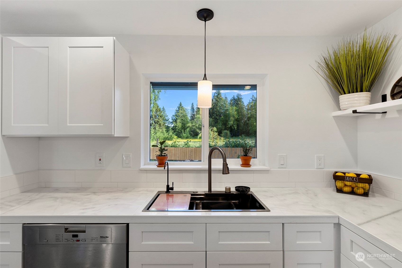 2206 Woodridge Avenue