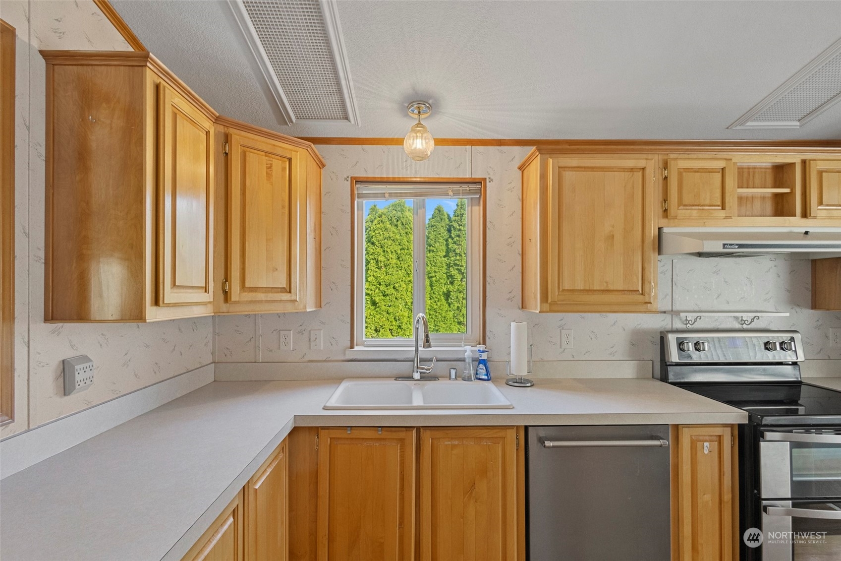 225 NE Ernst Street Unit: 61