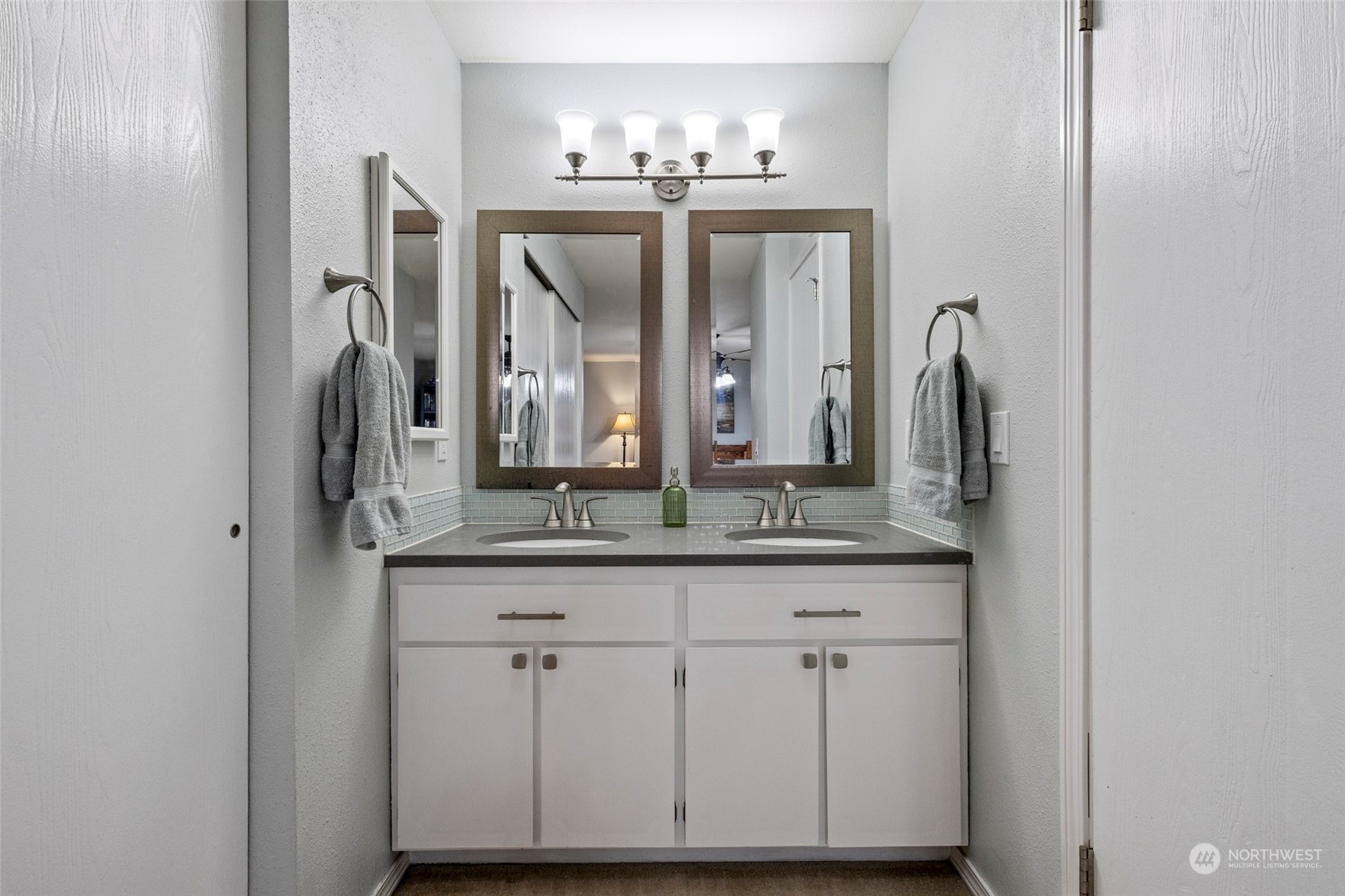 1601 SW Putnam Drive