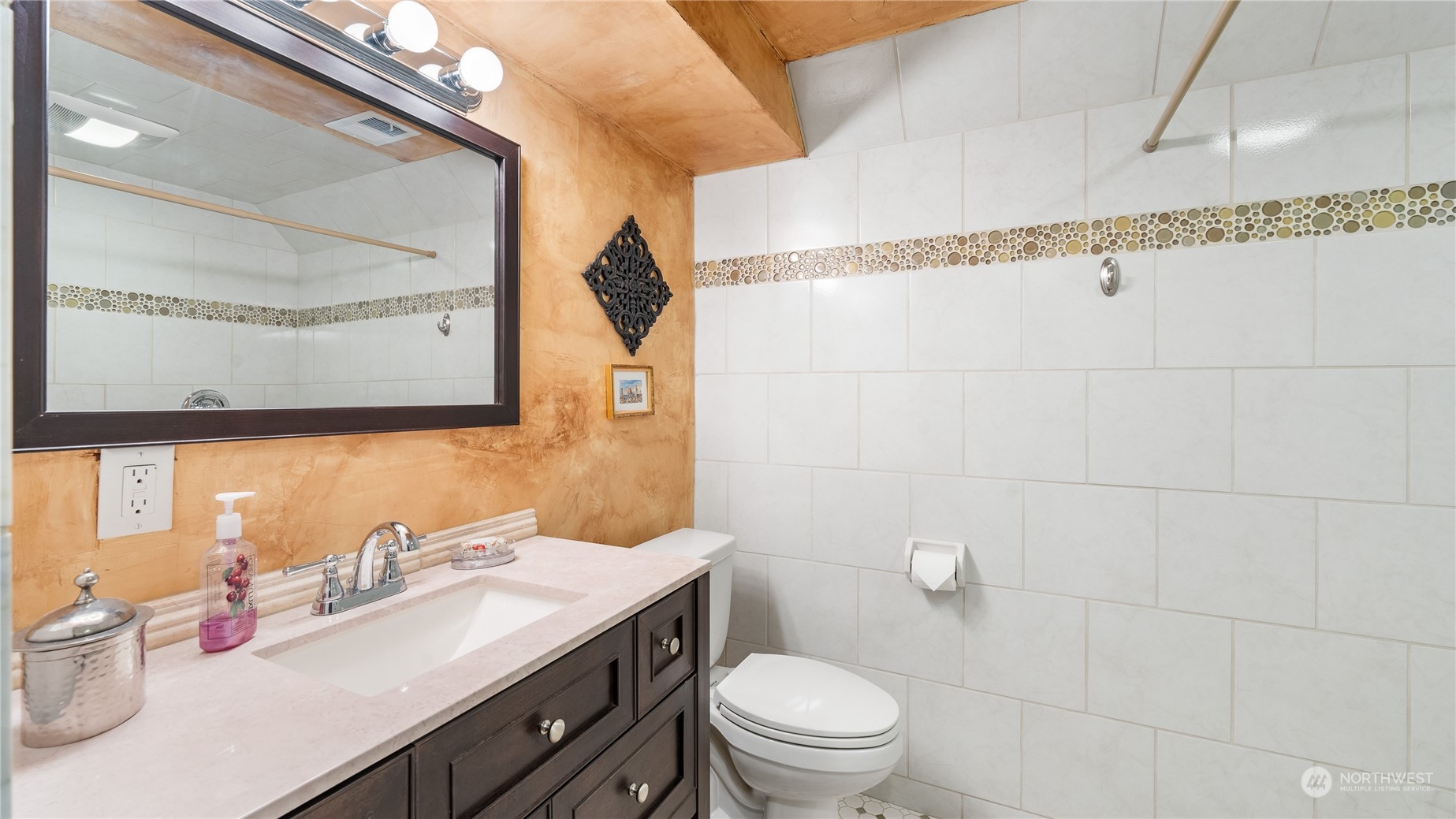 1575 Scenic Heights Road