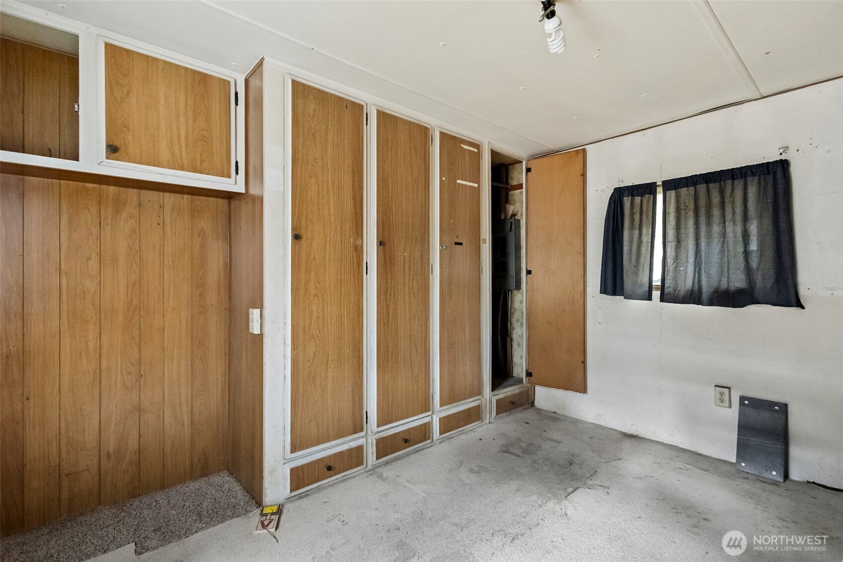 4398 Rhododendron Drive