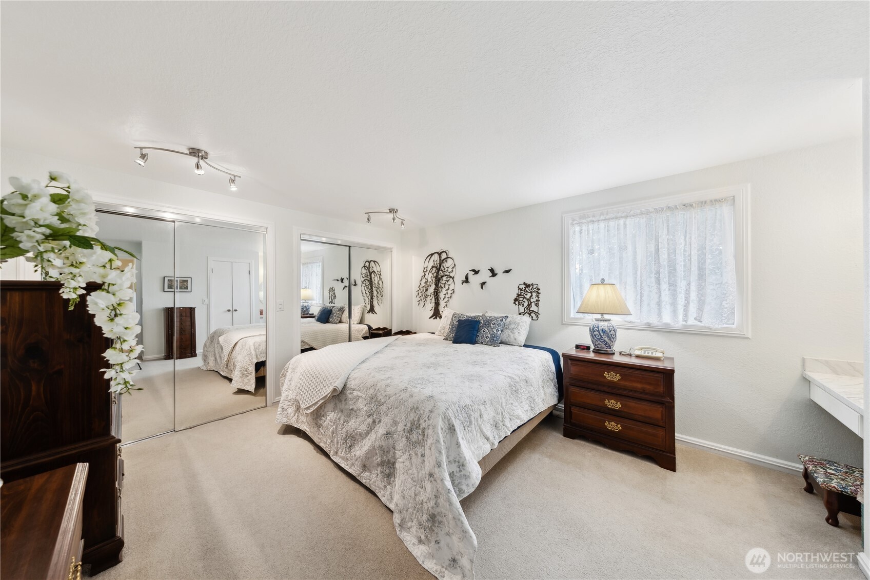 1058 SW Leschi Drive