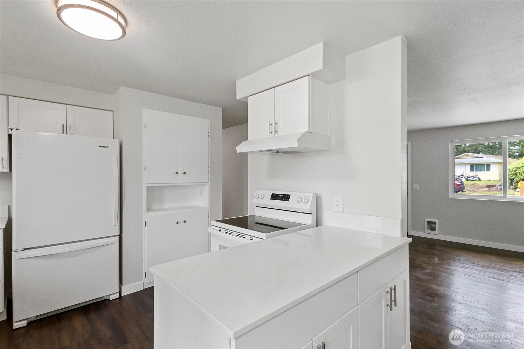 1070 NW Cathlamet Drive