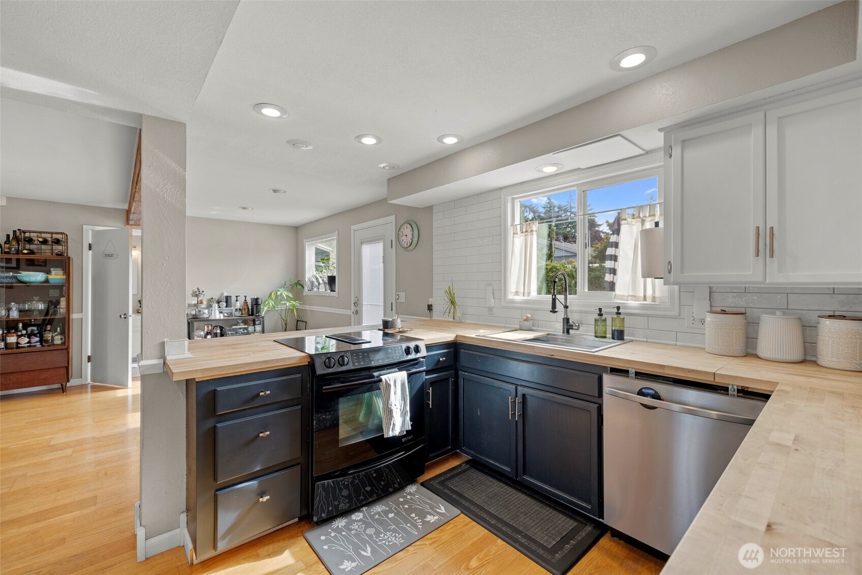 386 NW Fairhaven Drive