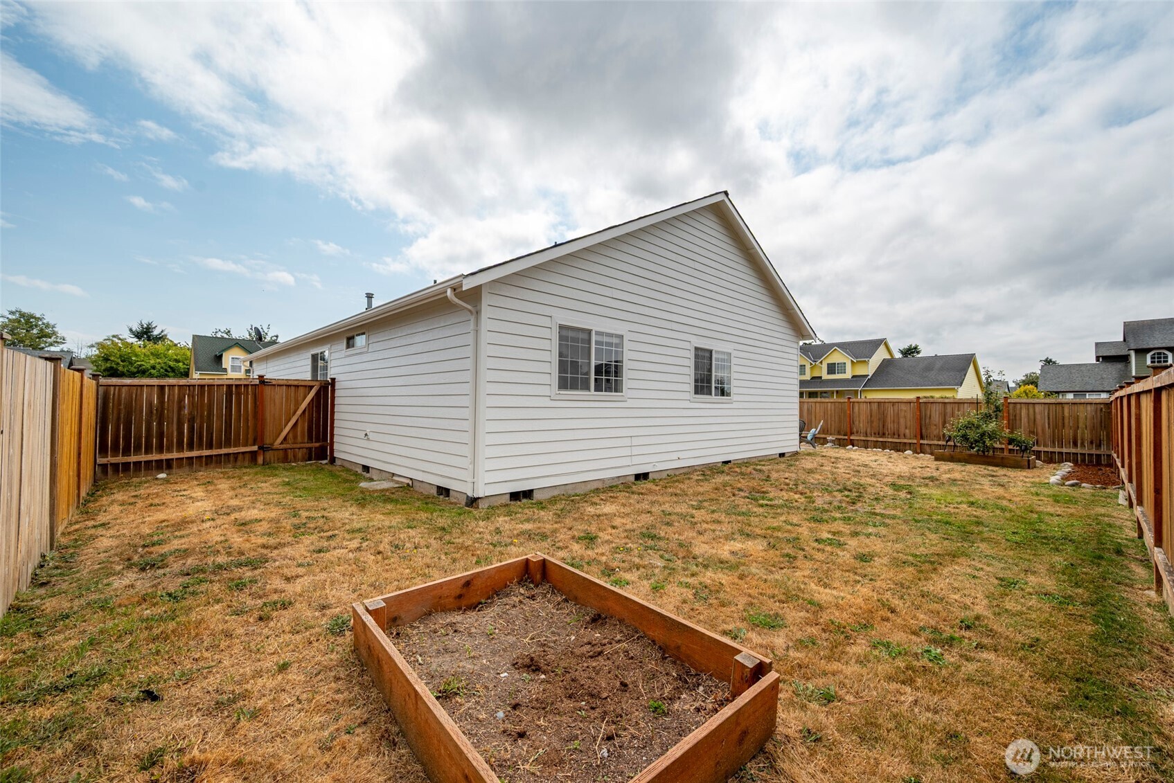 785 SW Puffin Street