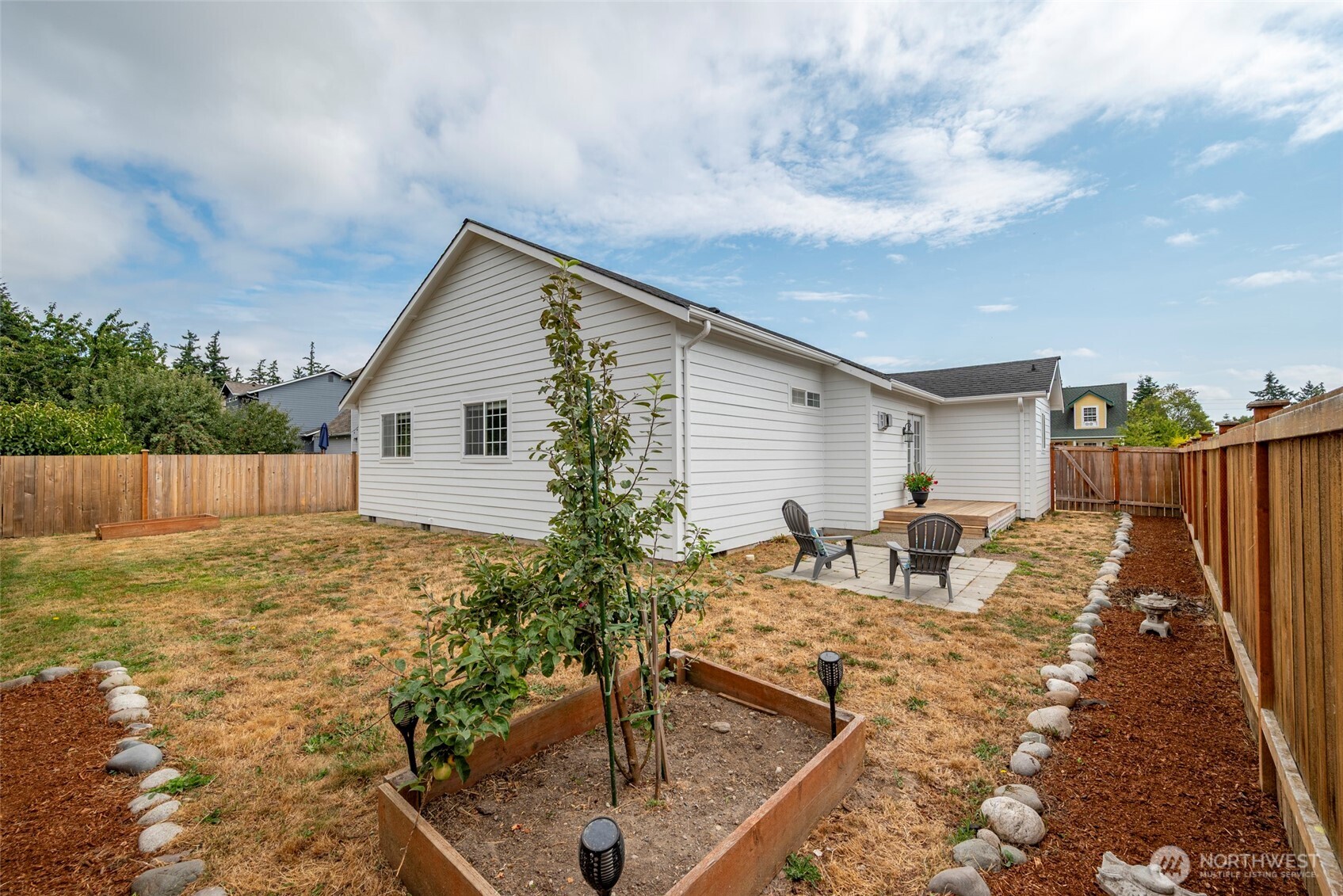 785 SW Puffin Street