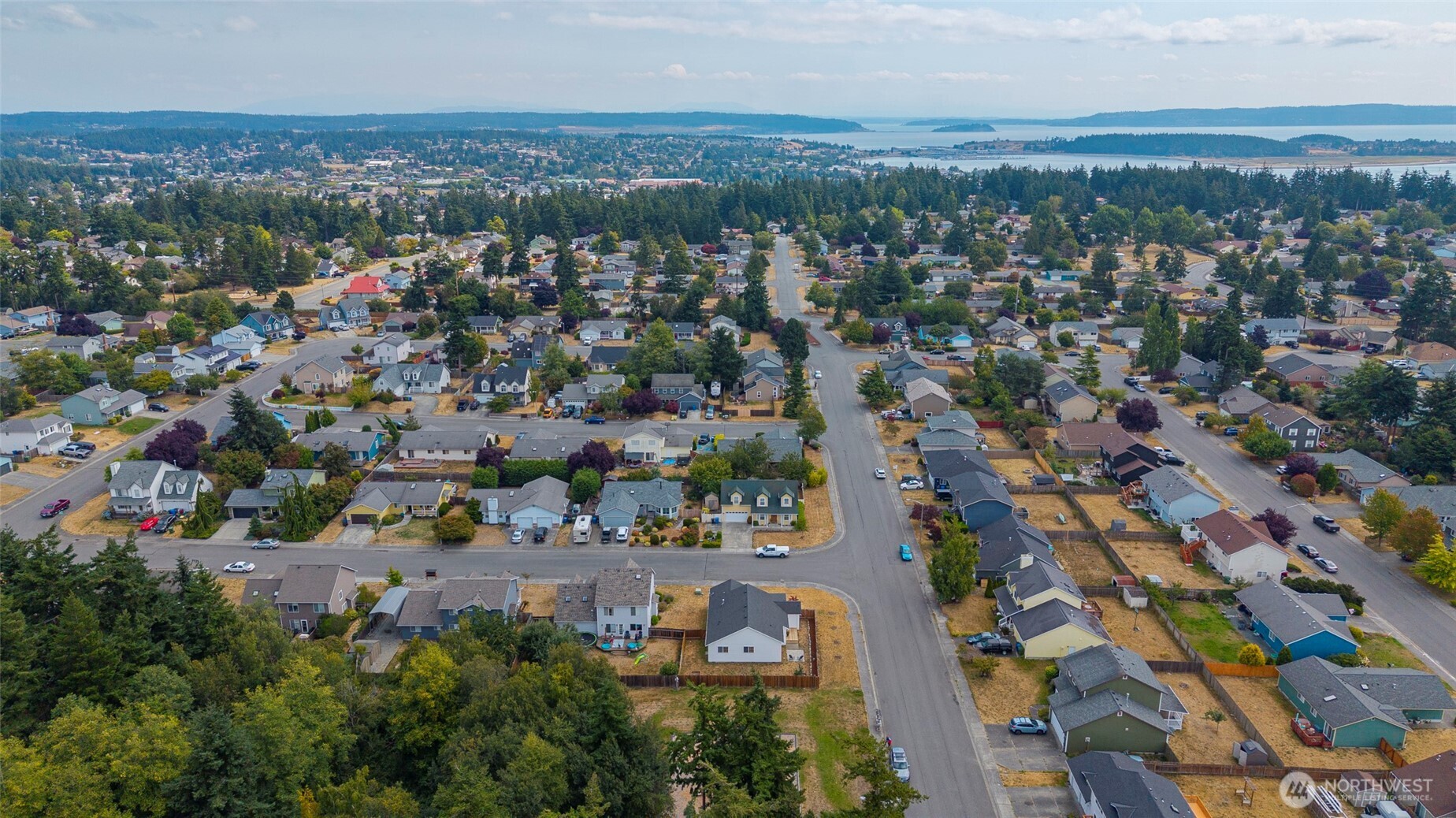 785 SW Puffin Street