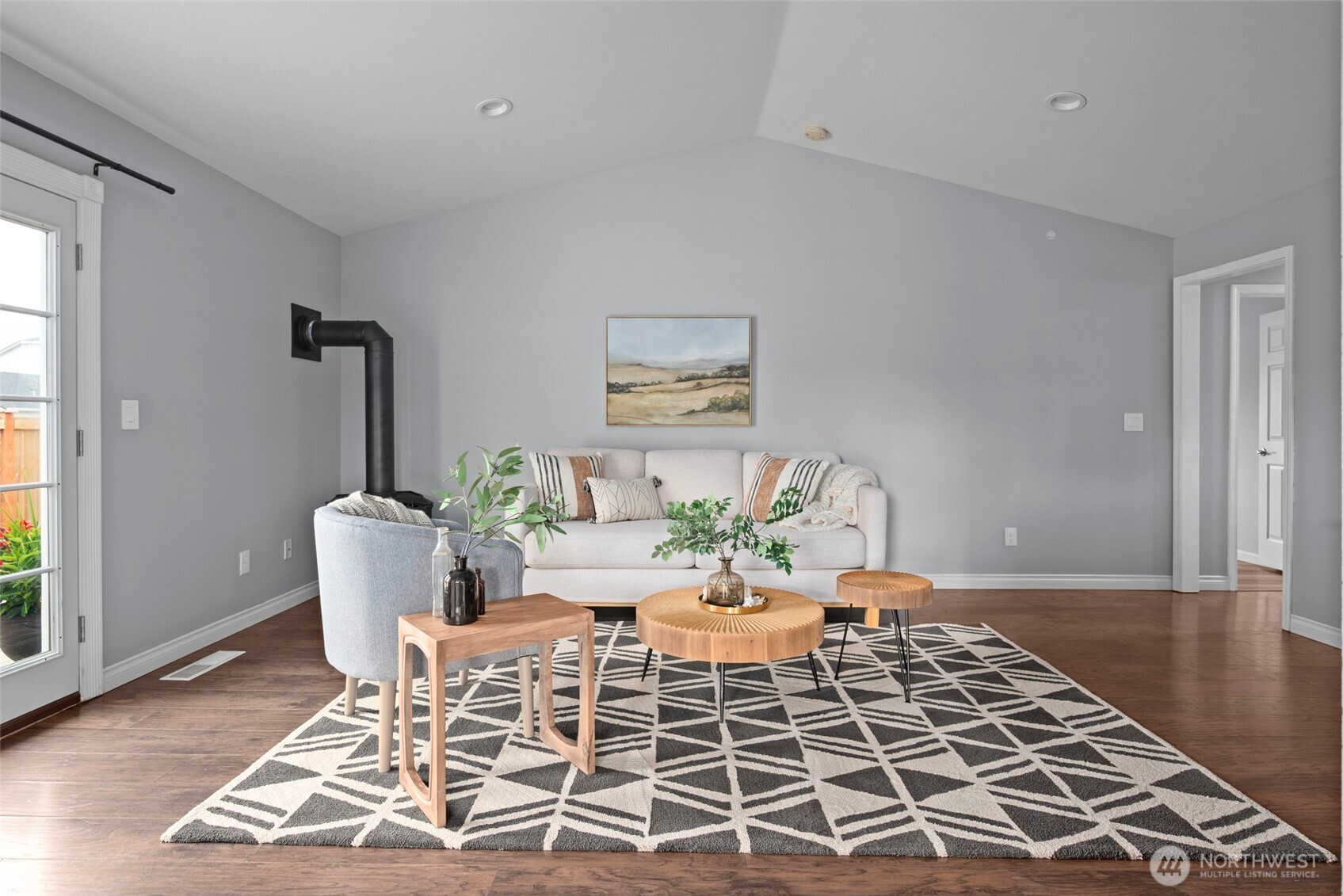 785 SW Puffin Street