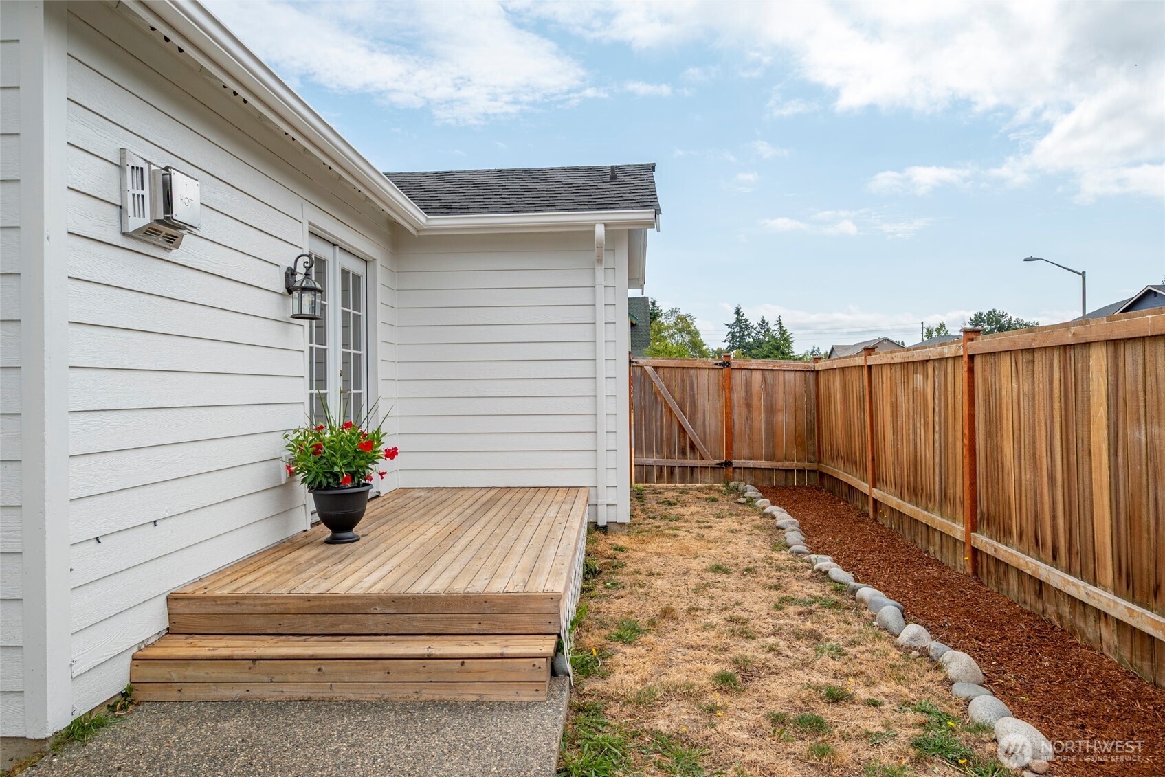 785 SW Puffin Street