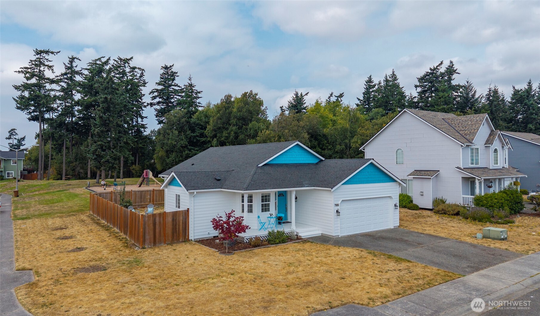 785 SW Puffin Street