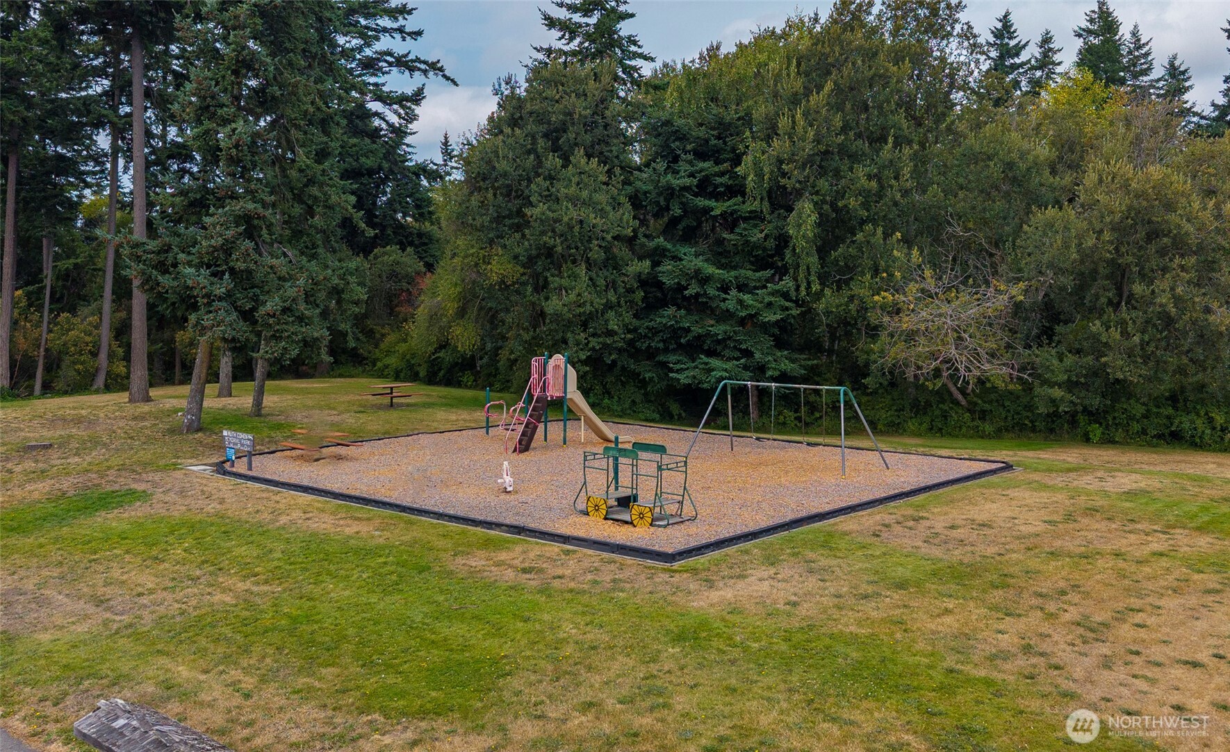 785 SW Puffin Street