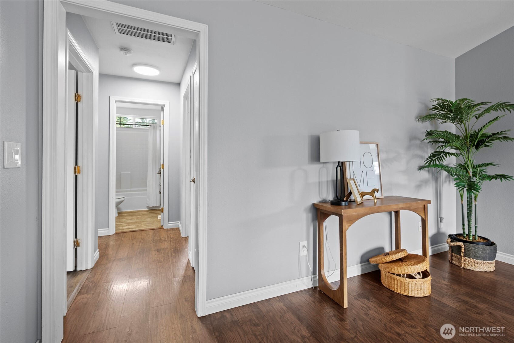 785 SW Puffin Street