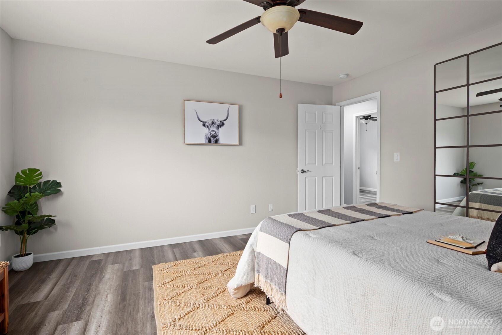 785 SW Puffin Street