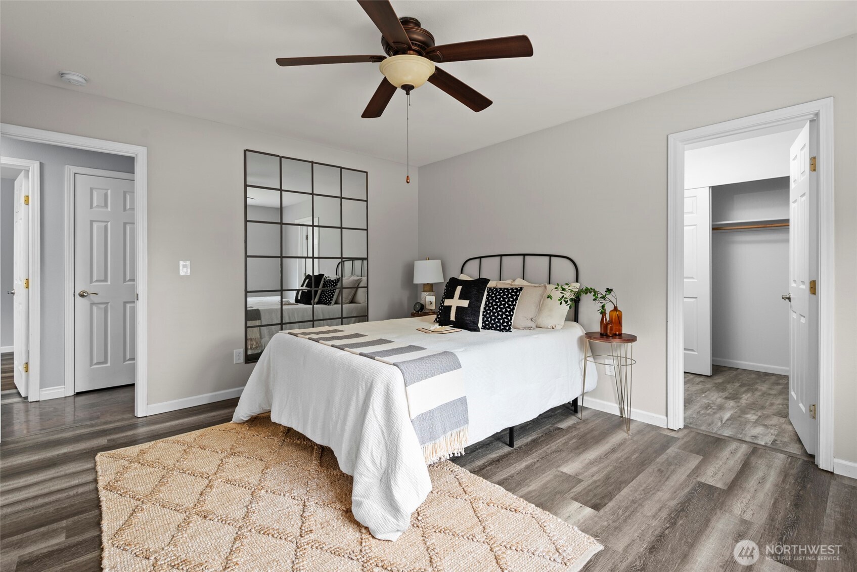 785 SW Puffin Street