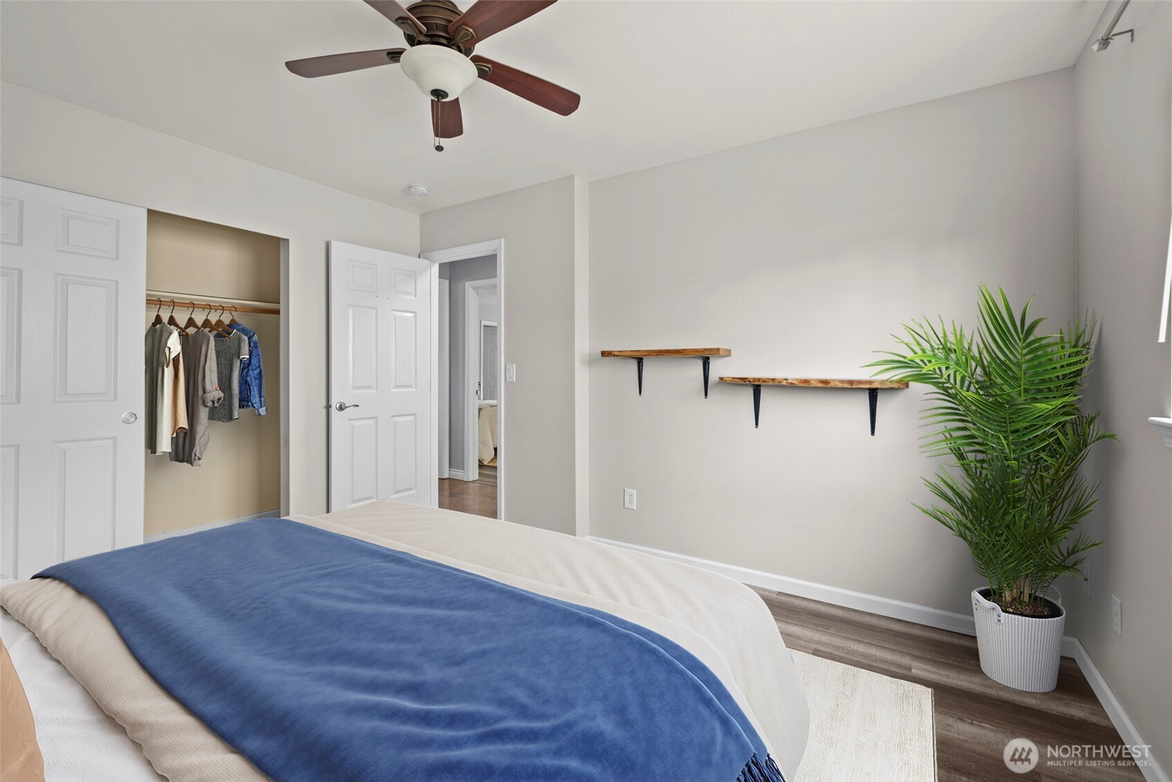 785 SW Puffin Street