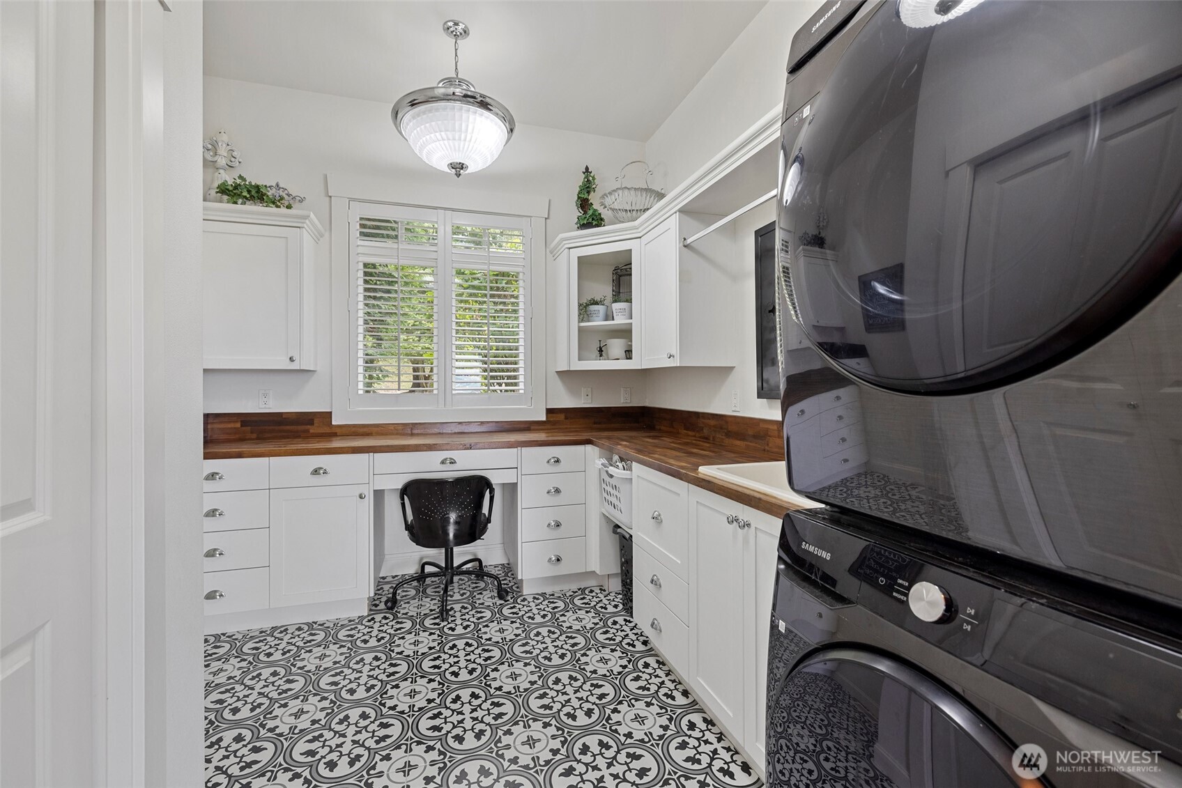 2220 SW Scenic Heights Street