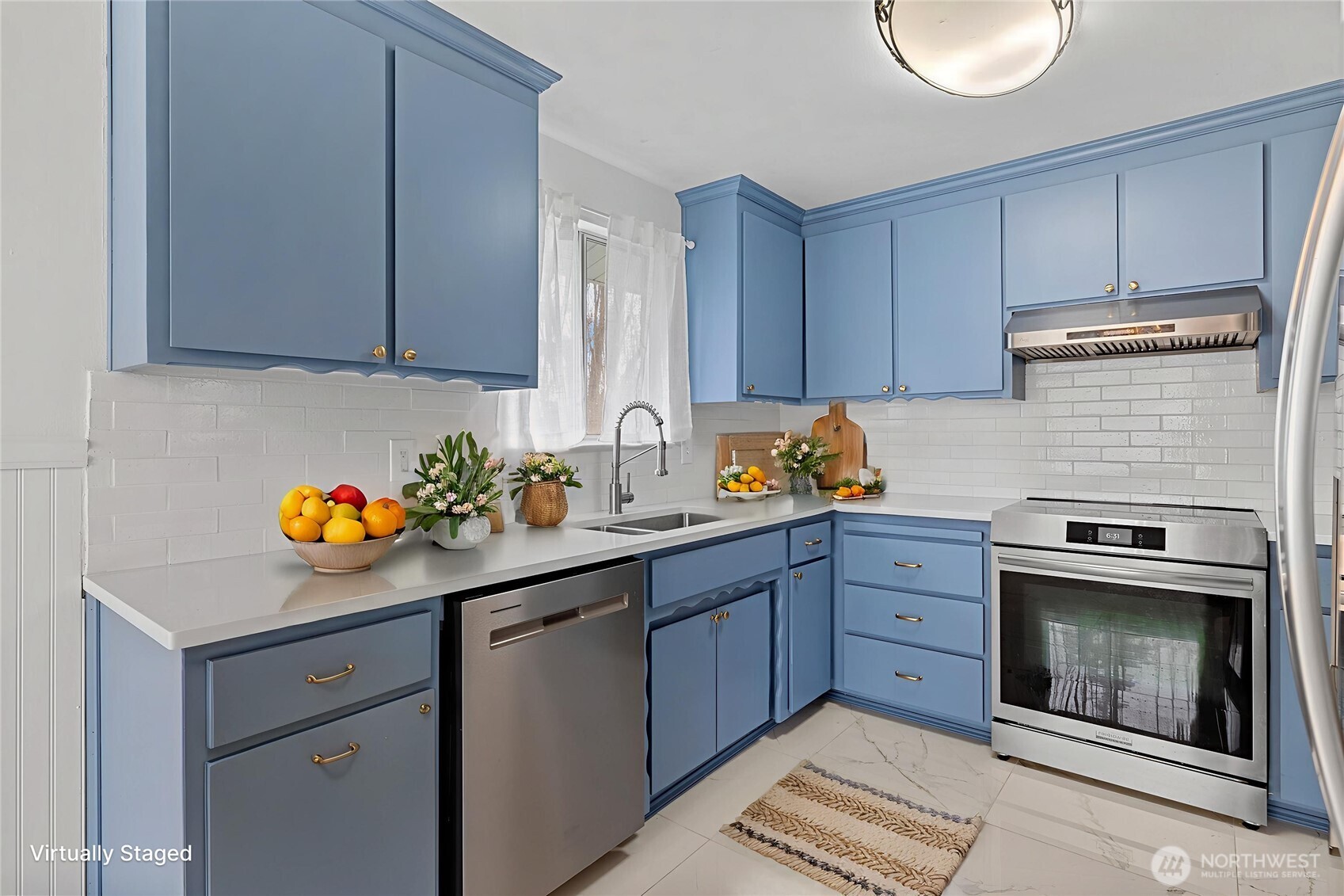 953 NW Illahee Drive