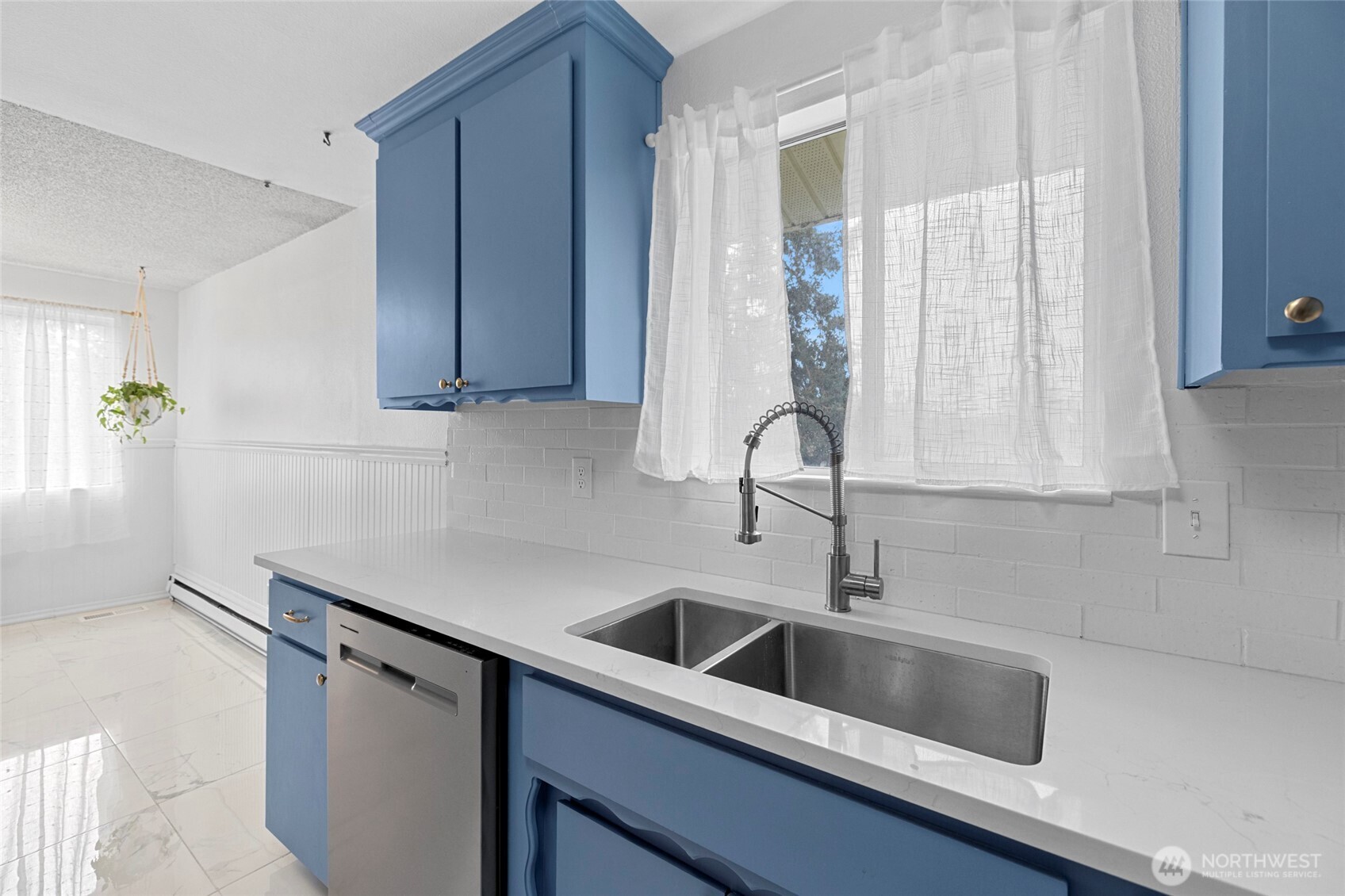 953 NW Illahee Drive