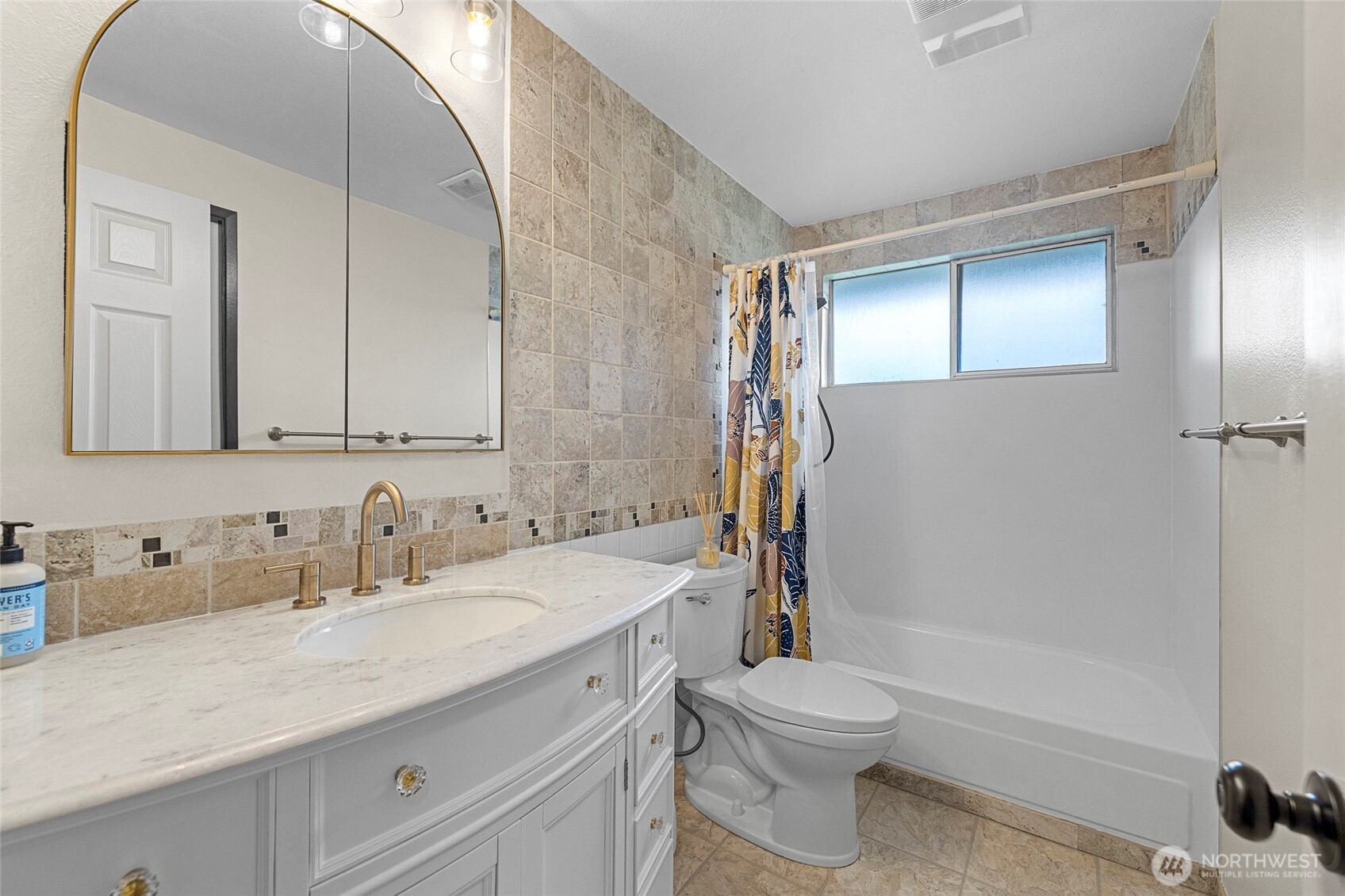 953 NW Illahee Drive