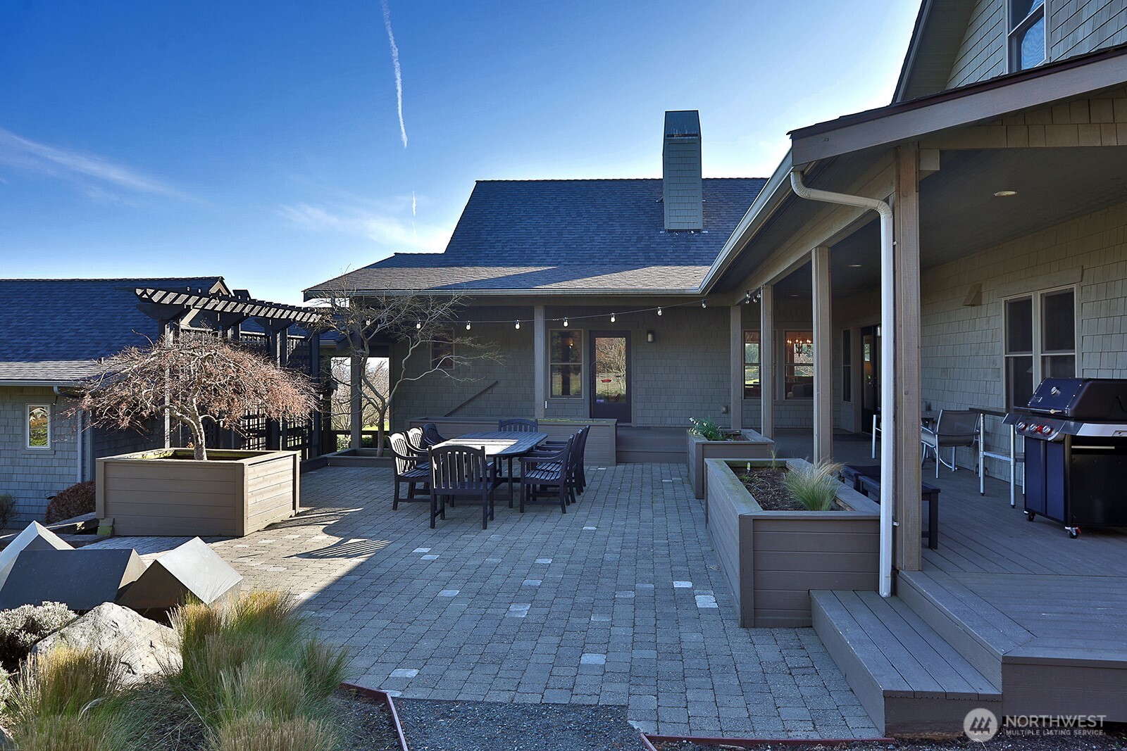 1975 Hillvista Place