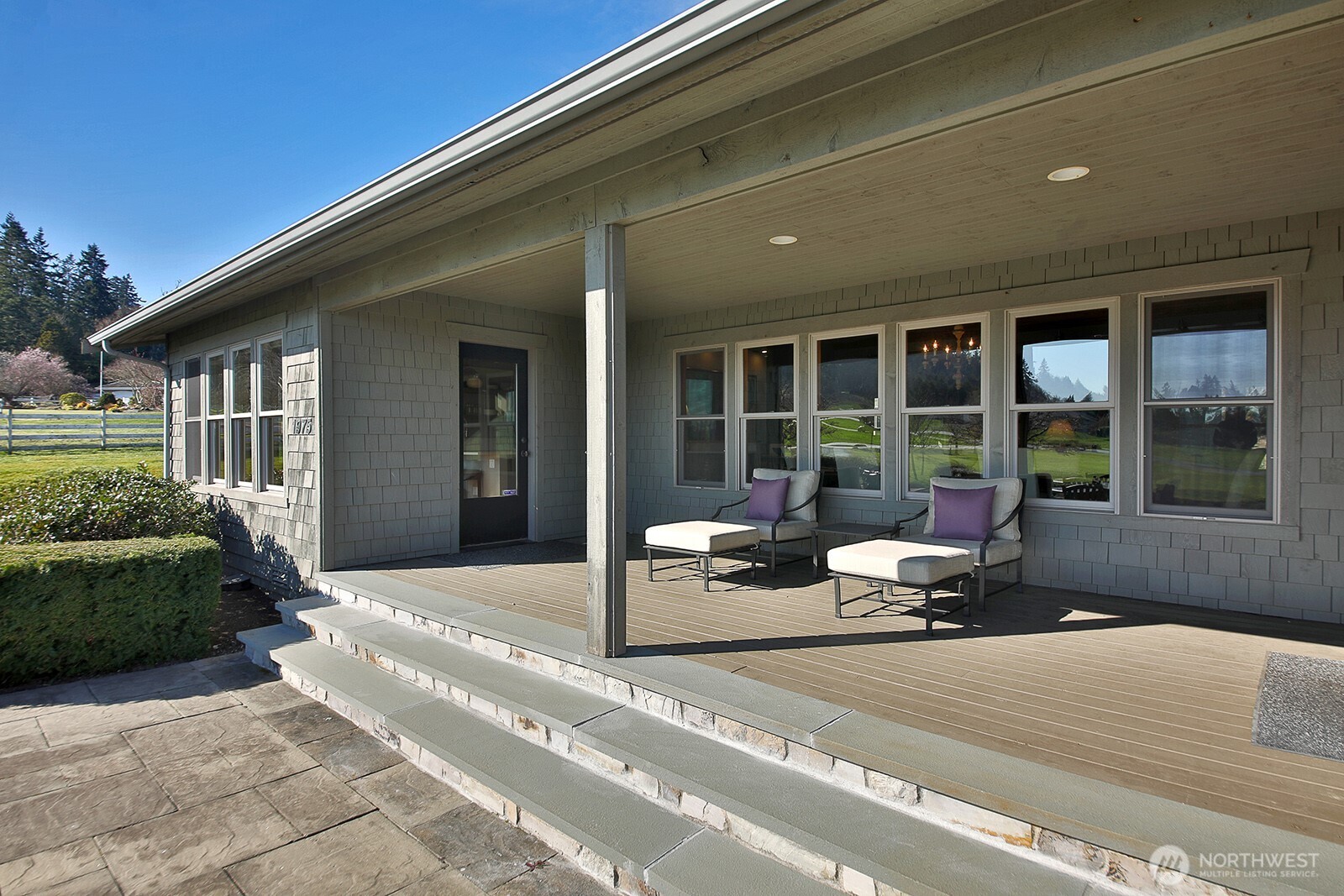 1975 Hillvista Place