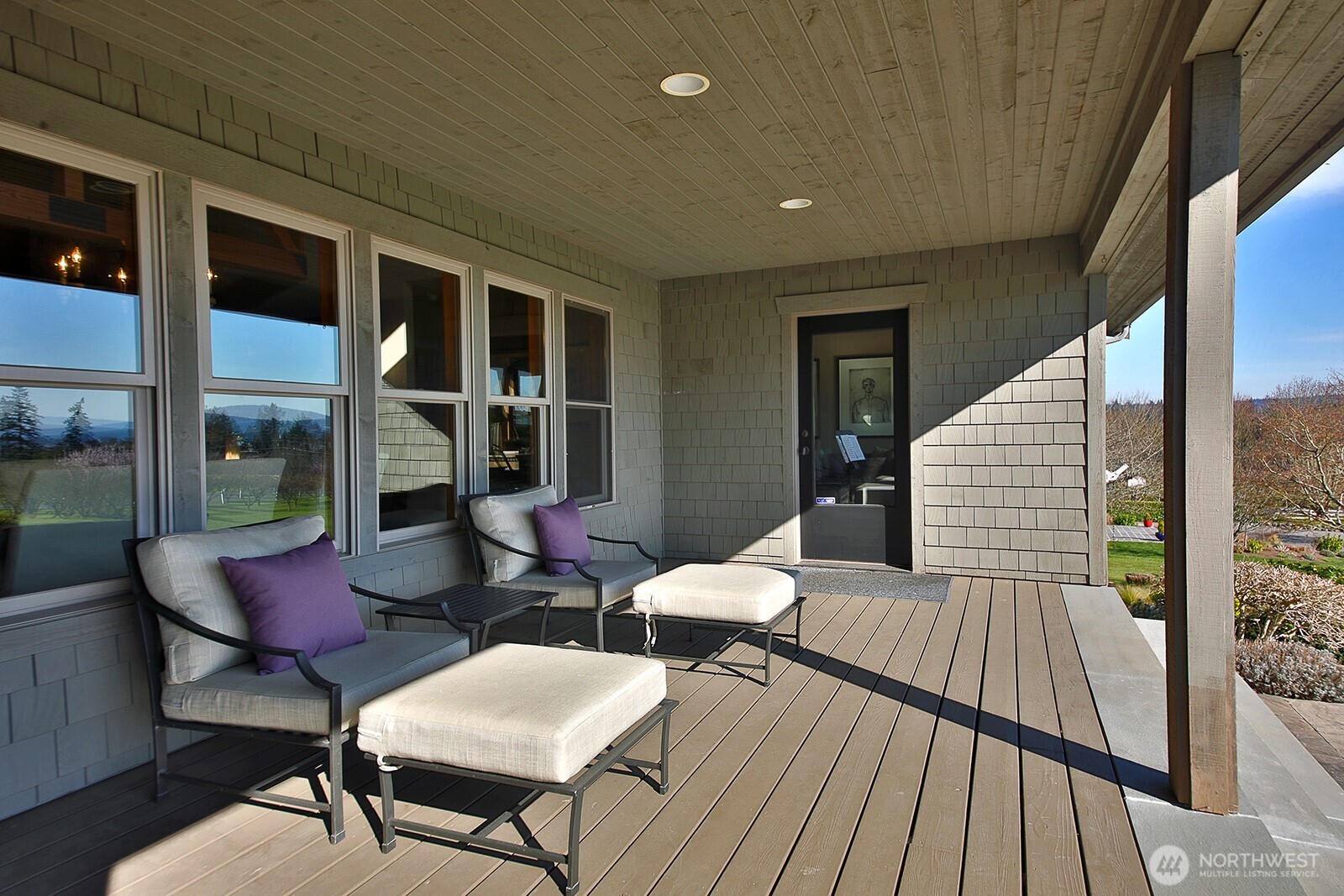 1975 Hillvista Place