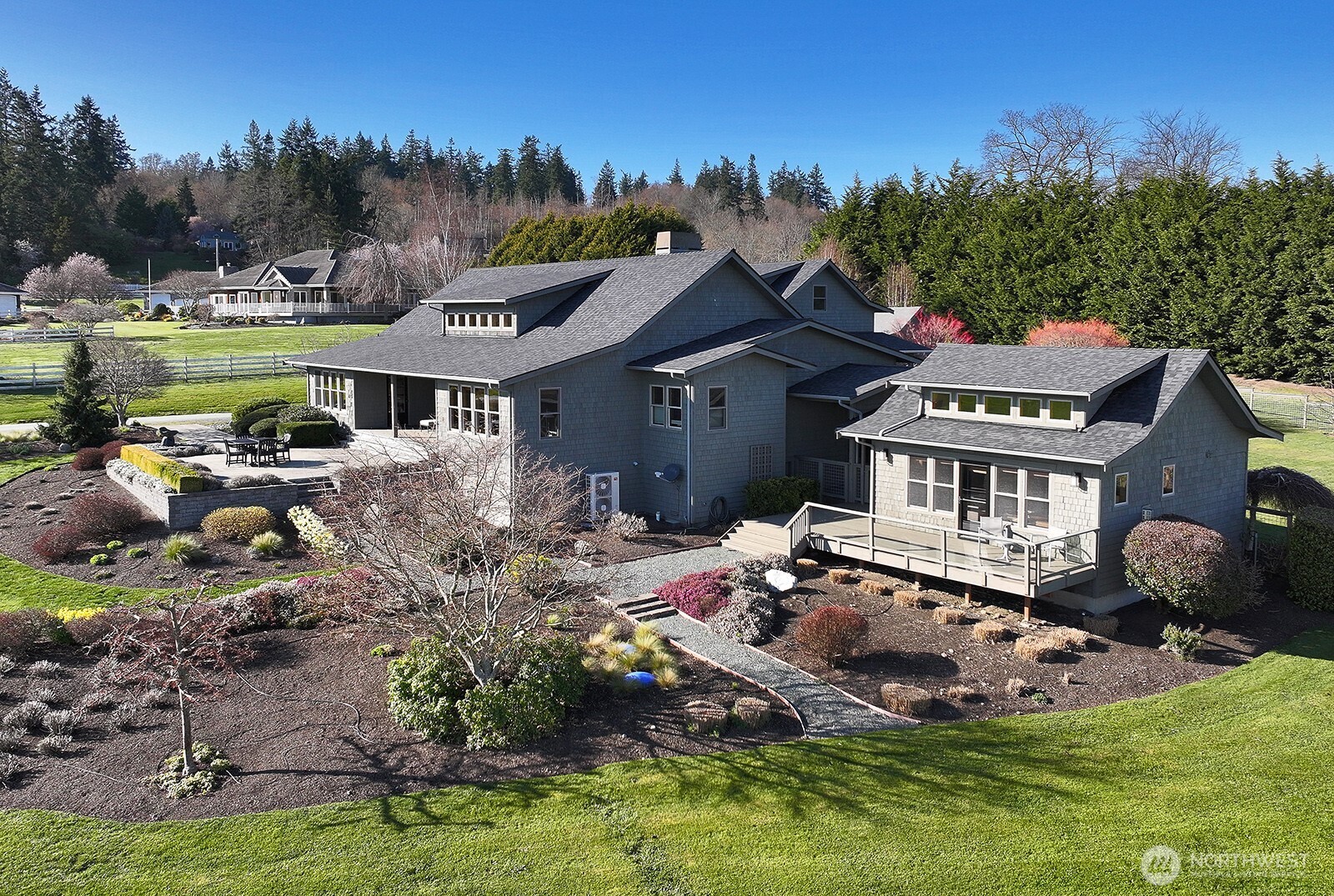 1975 Hillvista Place