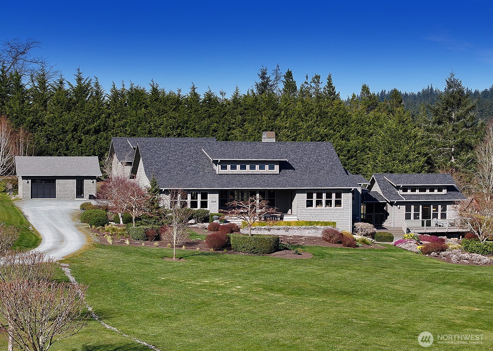 1975 Hillvista Place