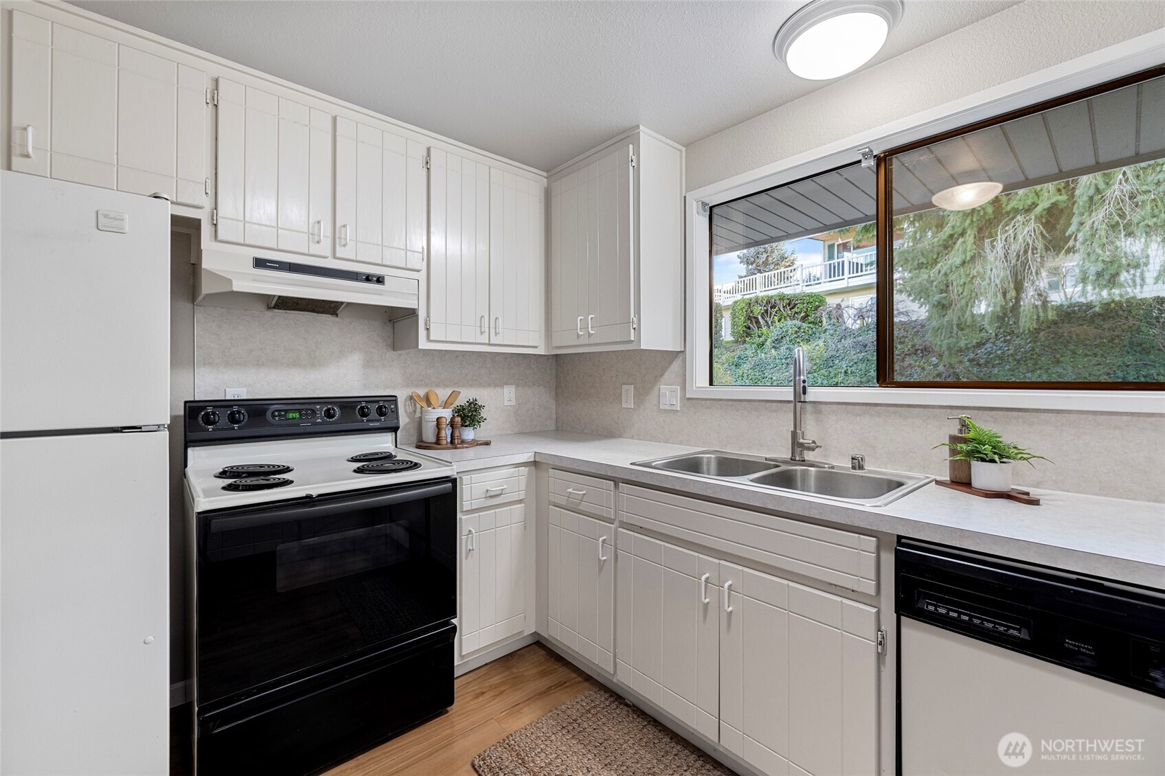 710 E Bay Front Lane