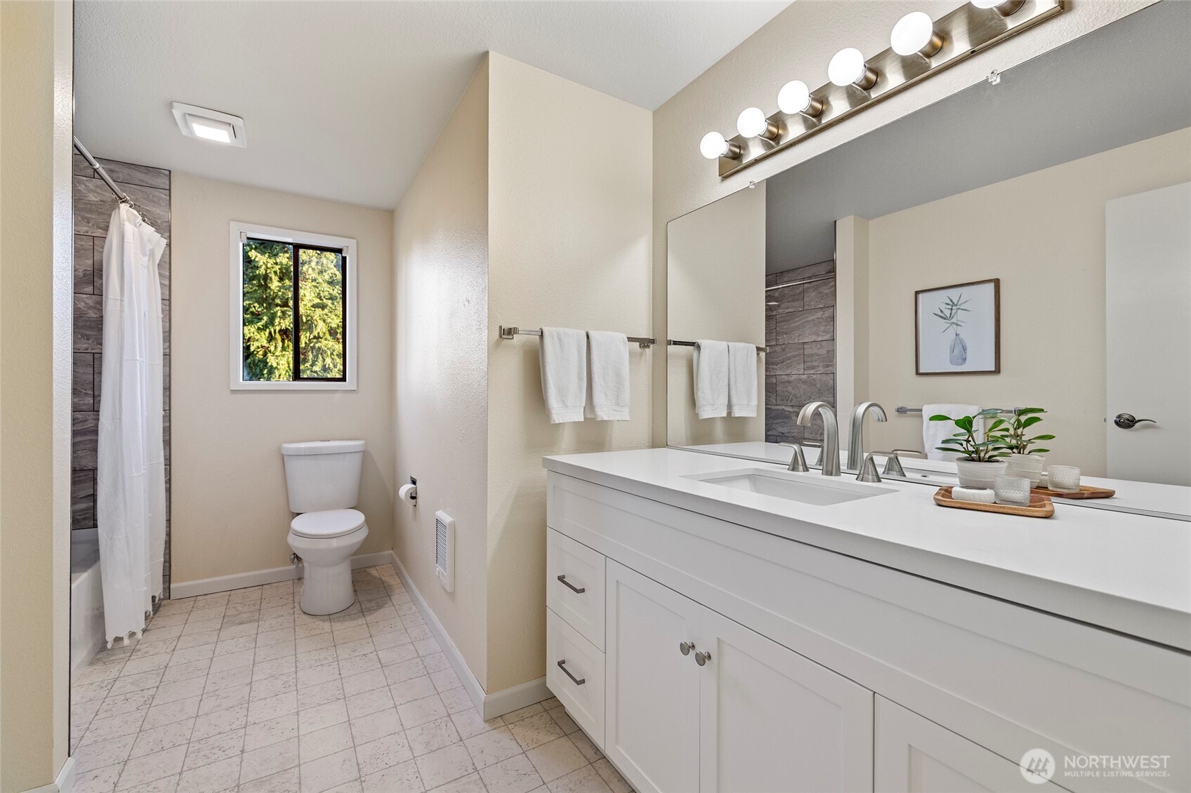 710 E Bay Front Lane