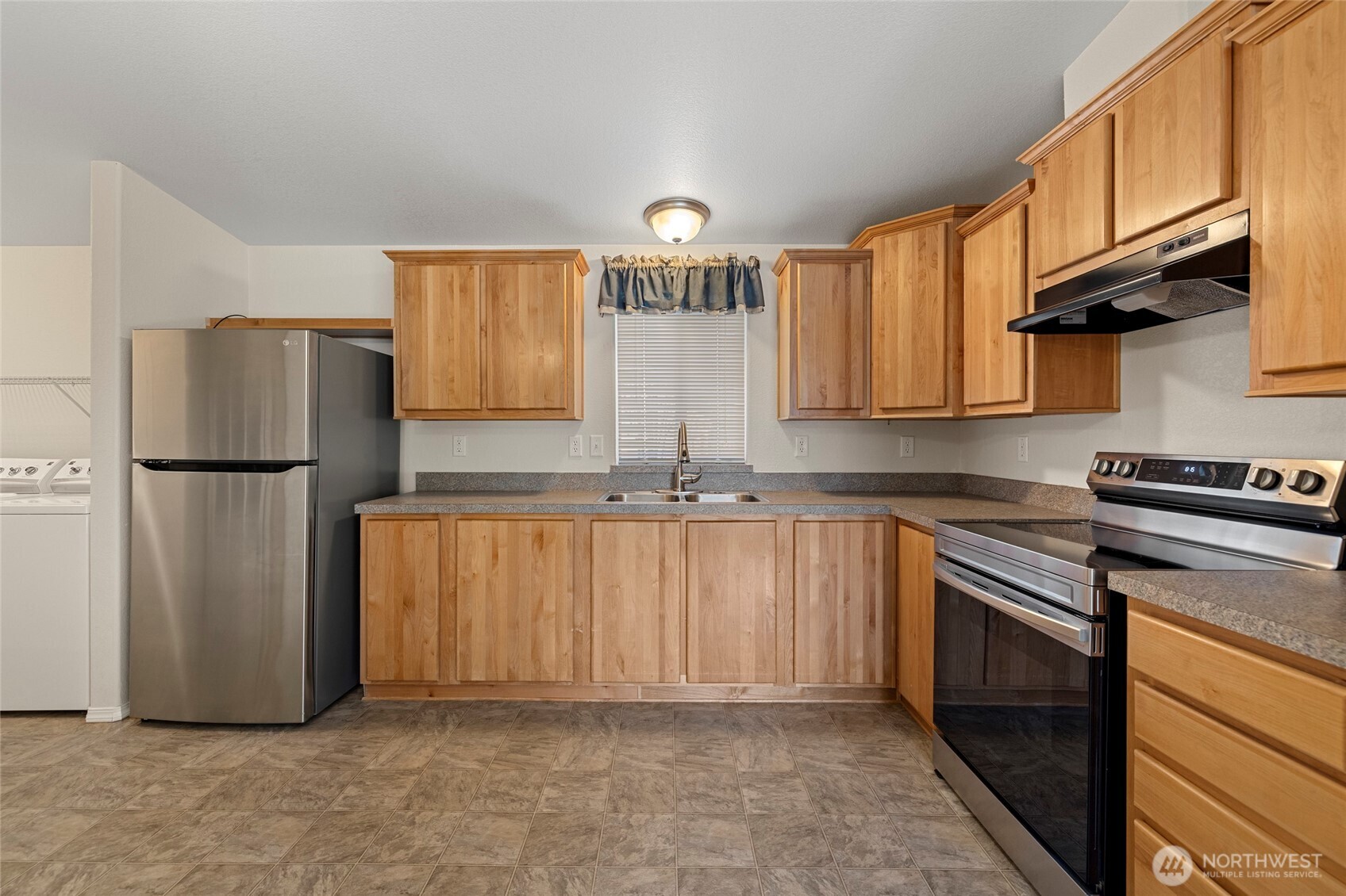 225 NE Ernst Street Unit: 73