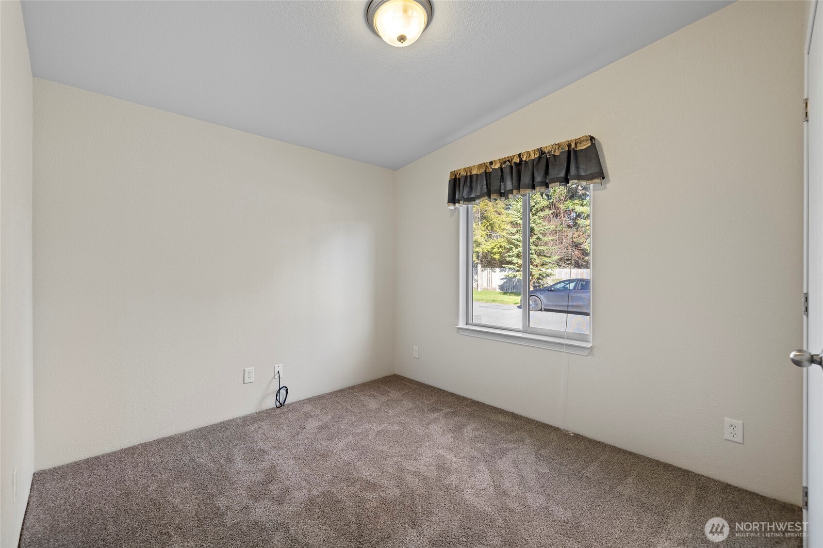 225 NE Ernst Street Unit: 73