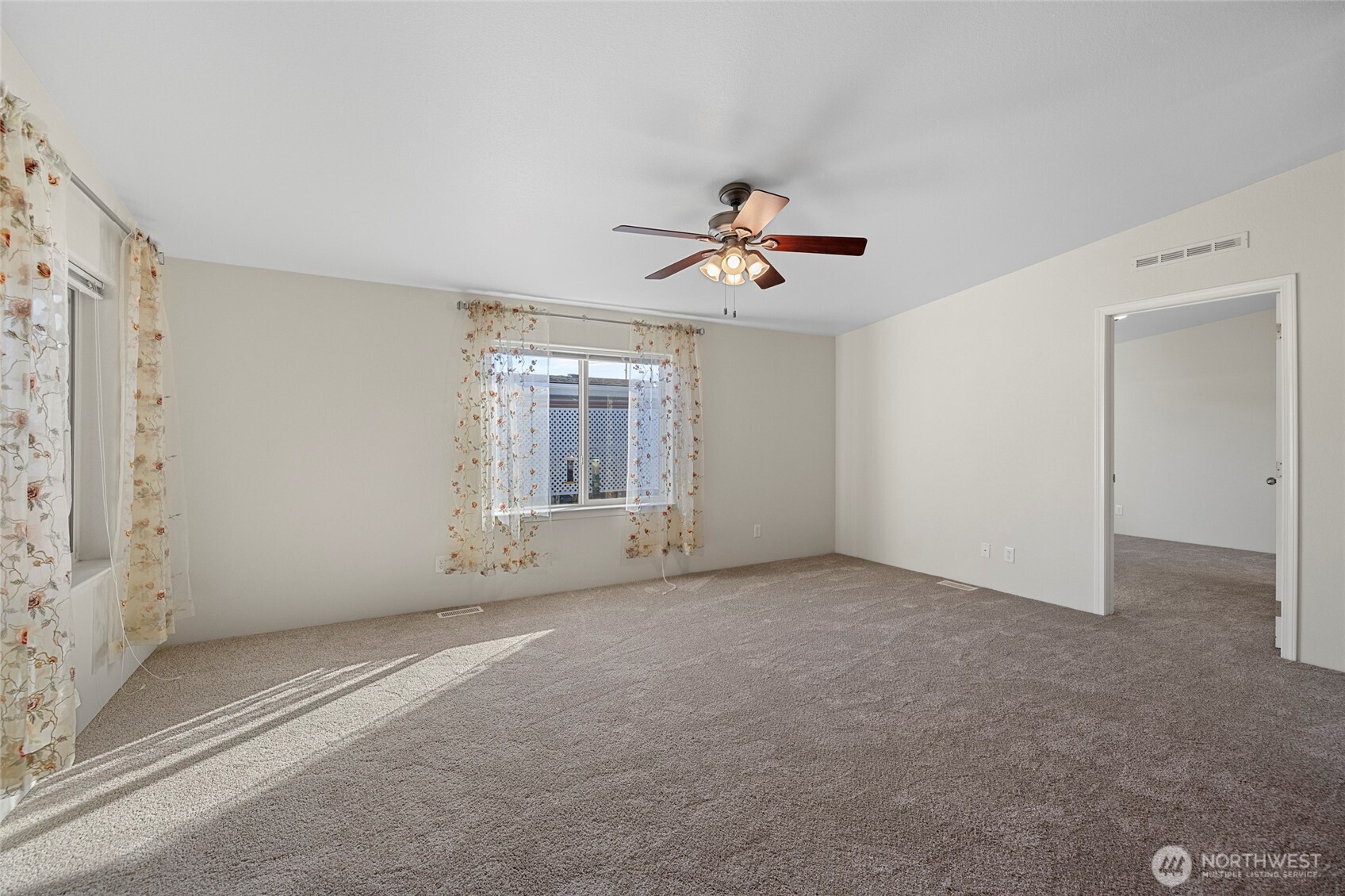 225 NE Ernst Street Unit: 73