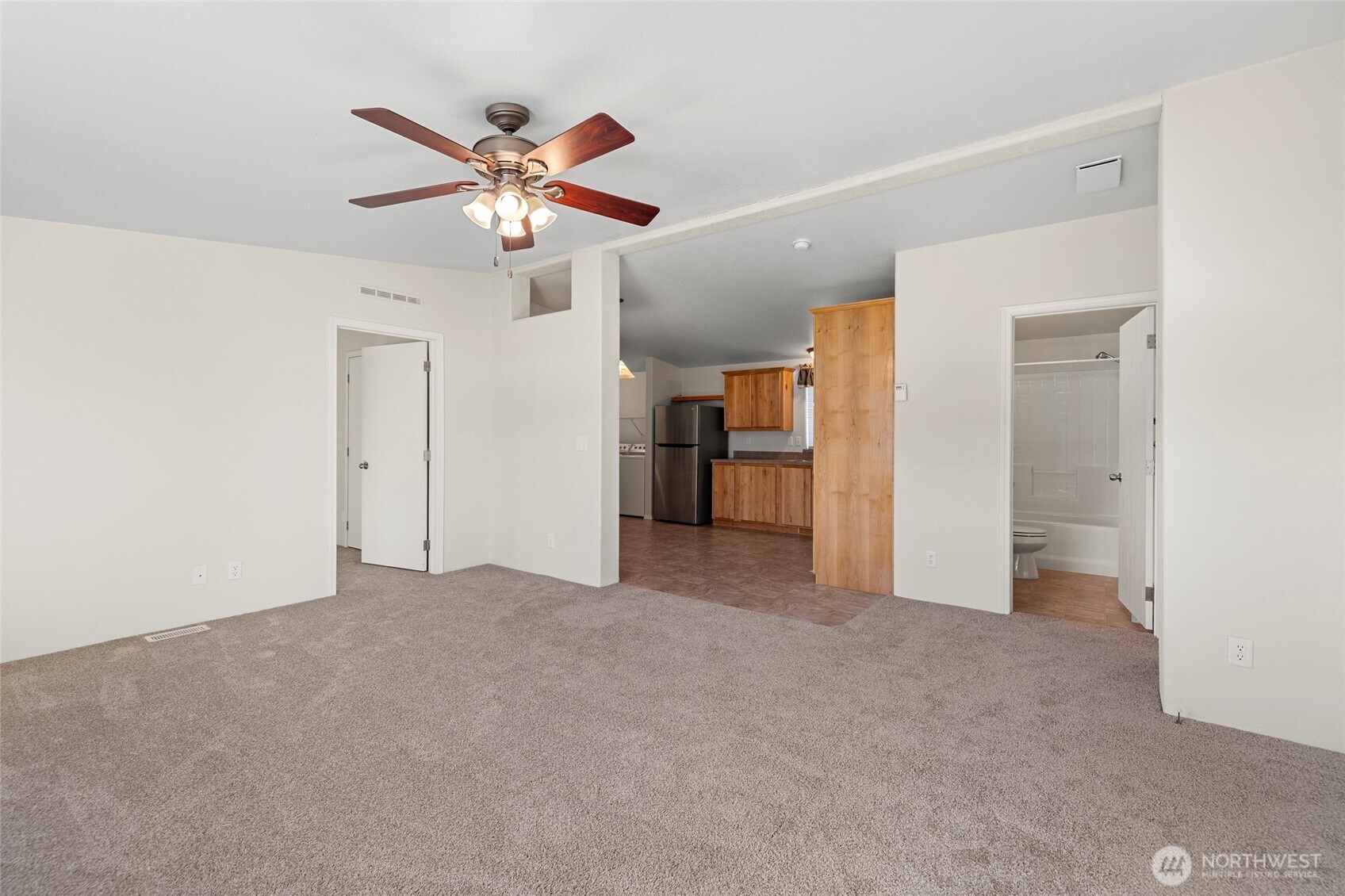 225 NE Ernst Street Unit: 73