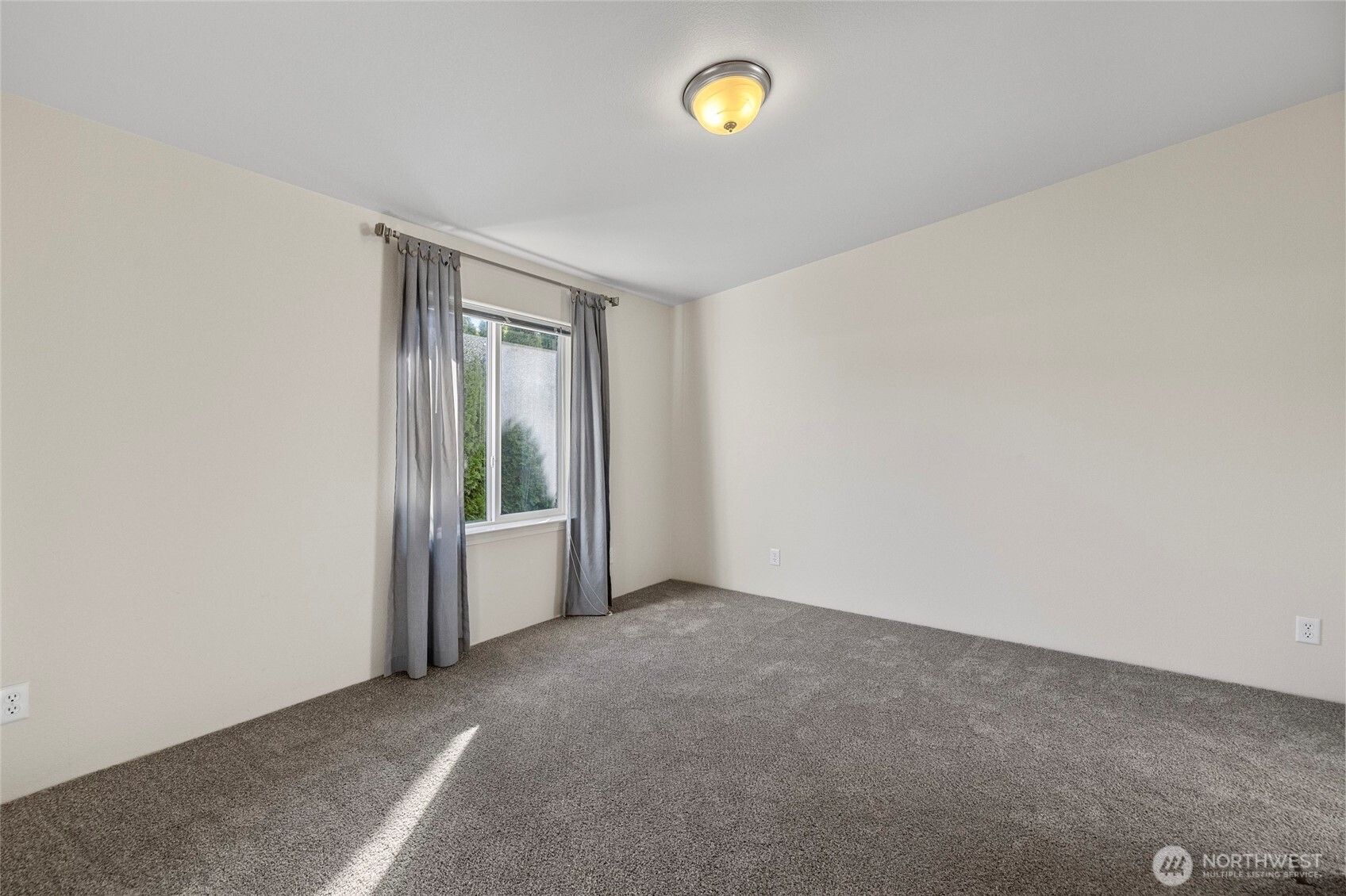 225 NE Ernst Street Unit: 73