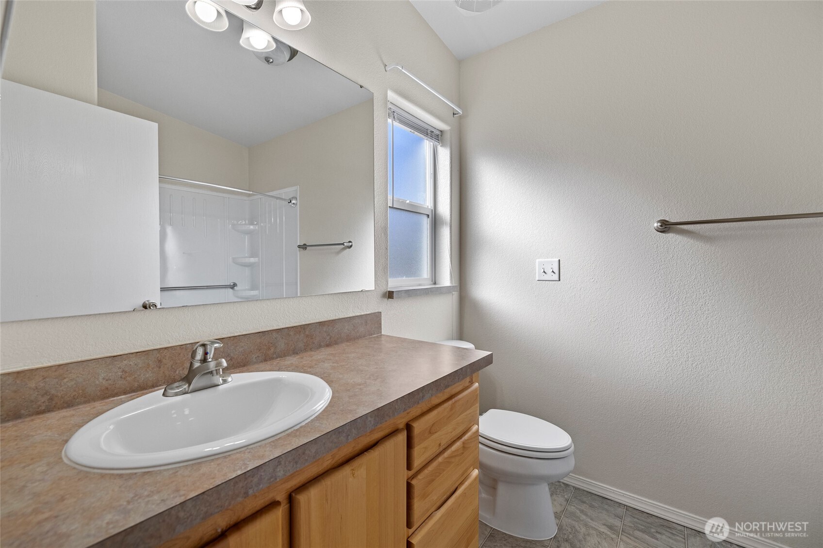 225 NE Ernst Street Unit: 73