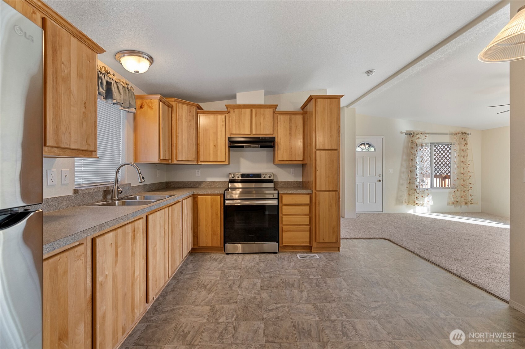 225 NE Ernst Street Unit: 73