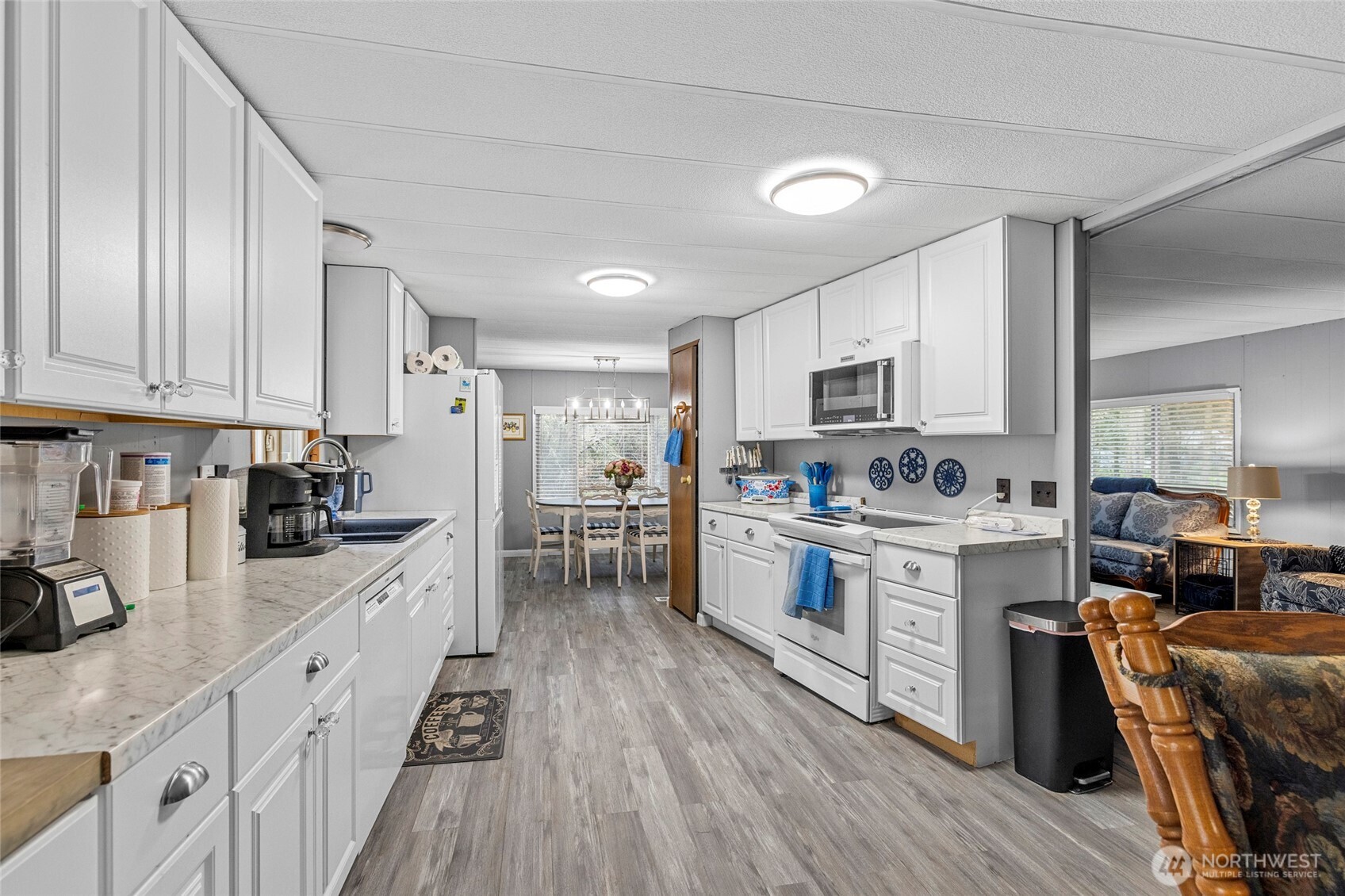 4565 Woodland Circle