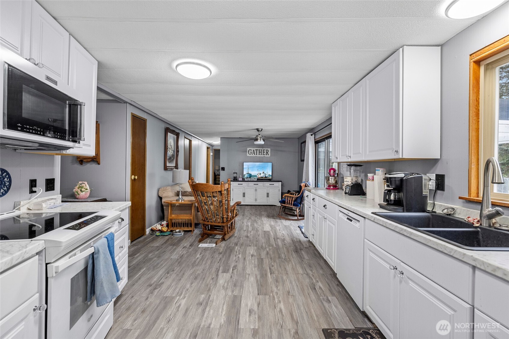 4565 Woodland Circle