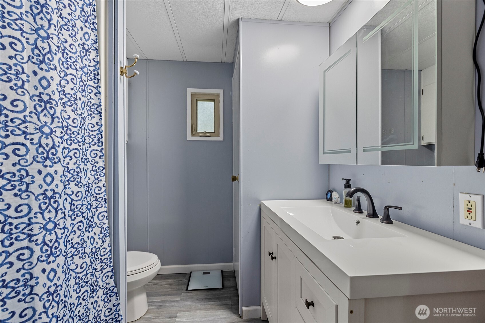 4565 Woodland Circle