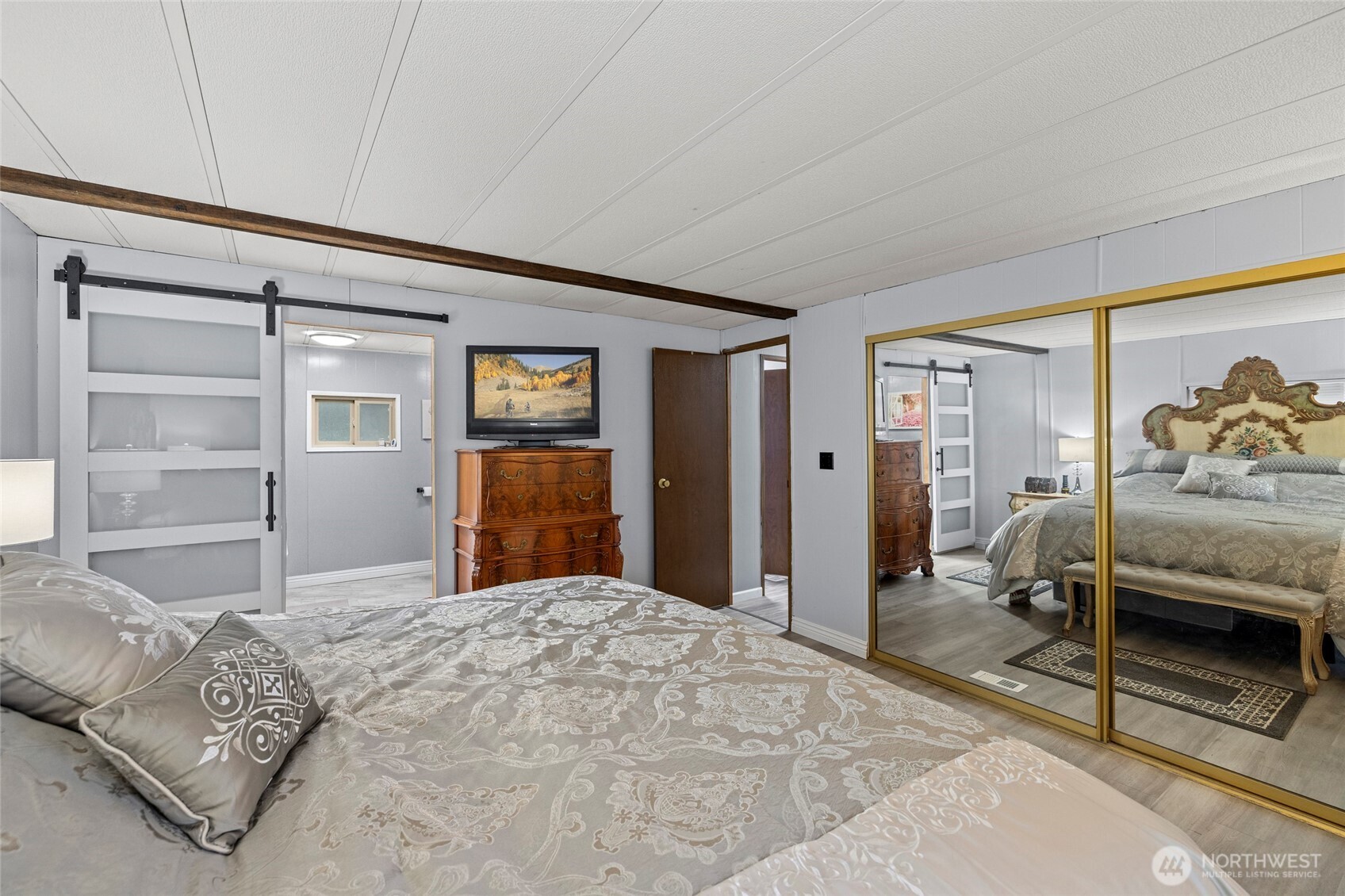 4565 Woodland Circle