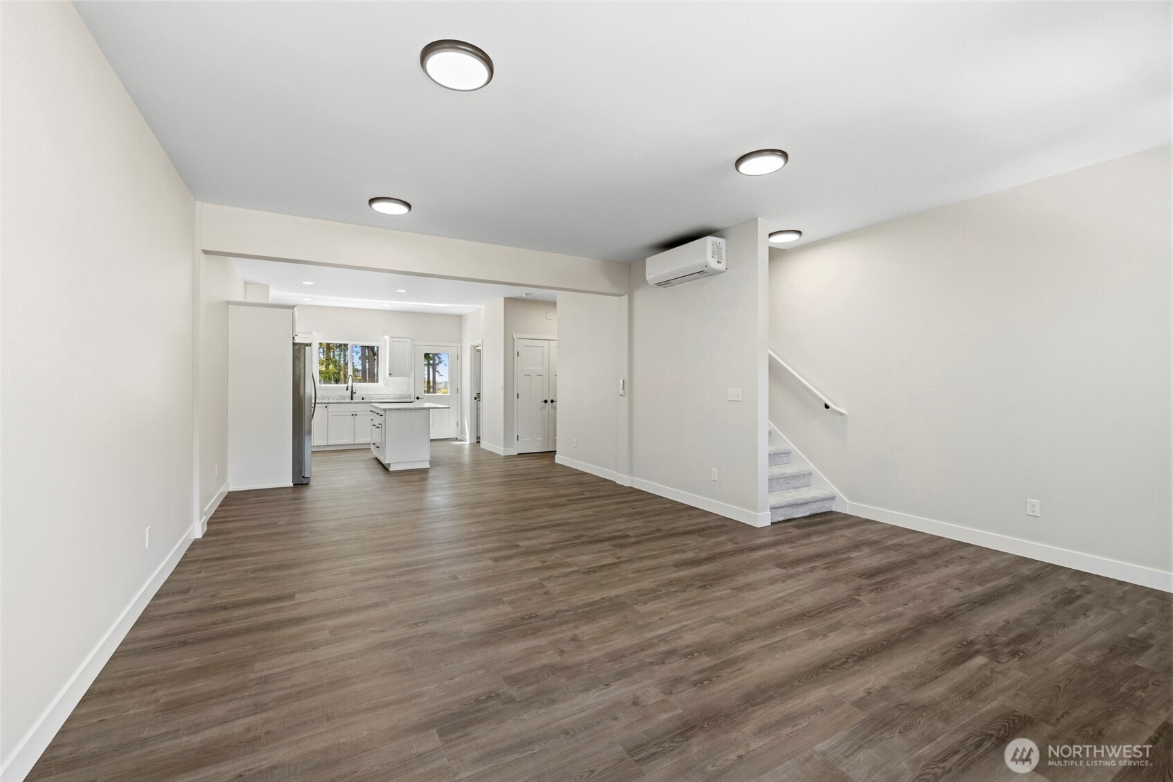 945 NW Heller Street Unit: C2
