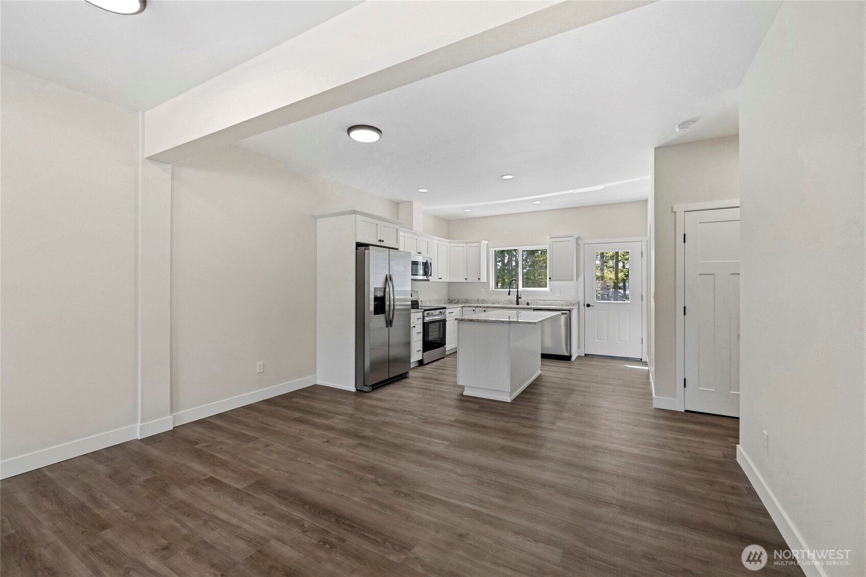945 NW Heller Street Unit: C2