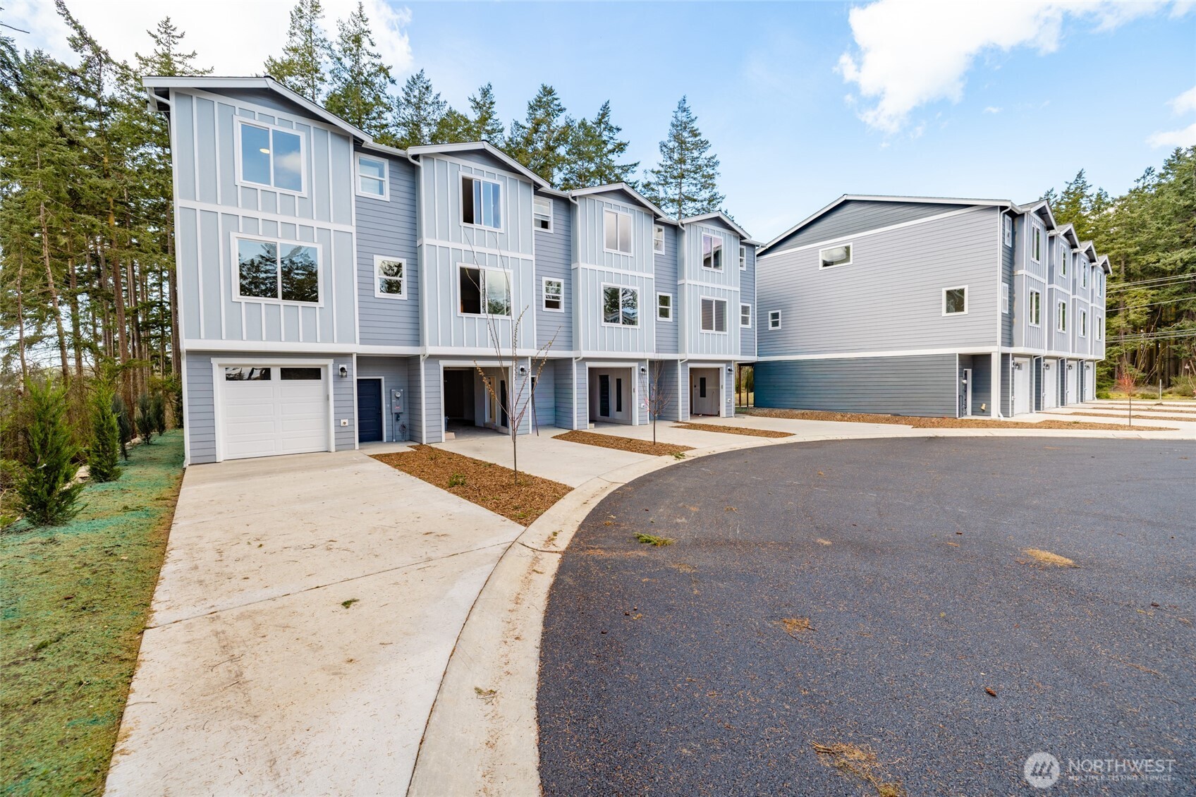 945 NW Heller Street Unit: C2