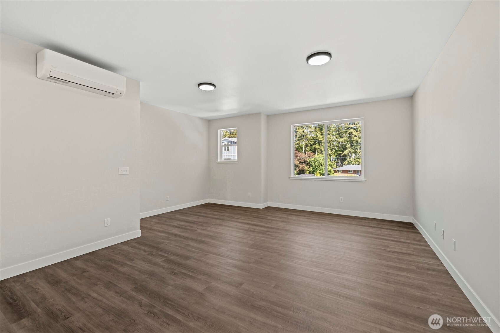 945 NW Heller Street Unit: C2