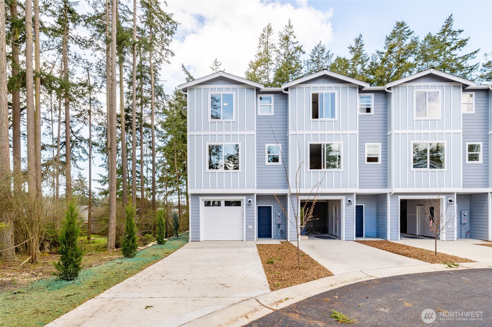 945 NW Heller Street Unit: C2