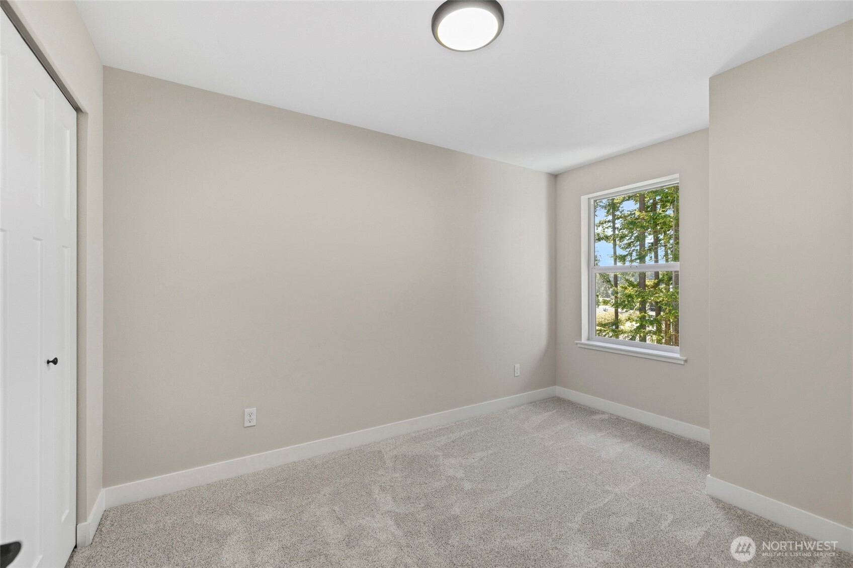 945 NW Heller Street Unit: C2