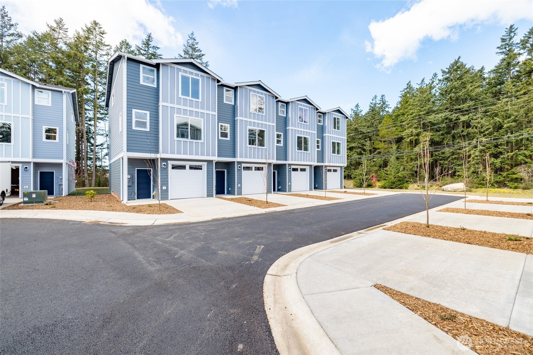 945 NW Heller Street Unit: C2