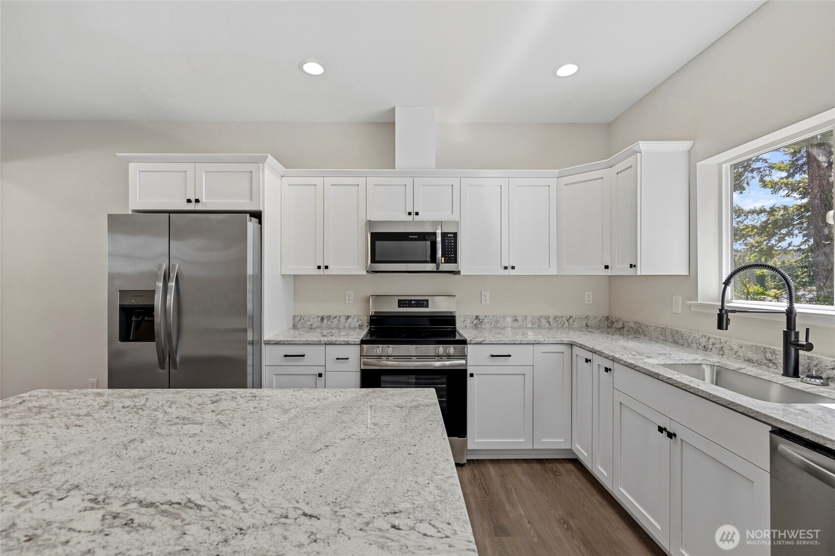 945 NW Heller Street Unit: C2