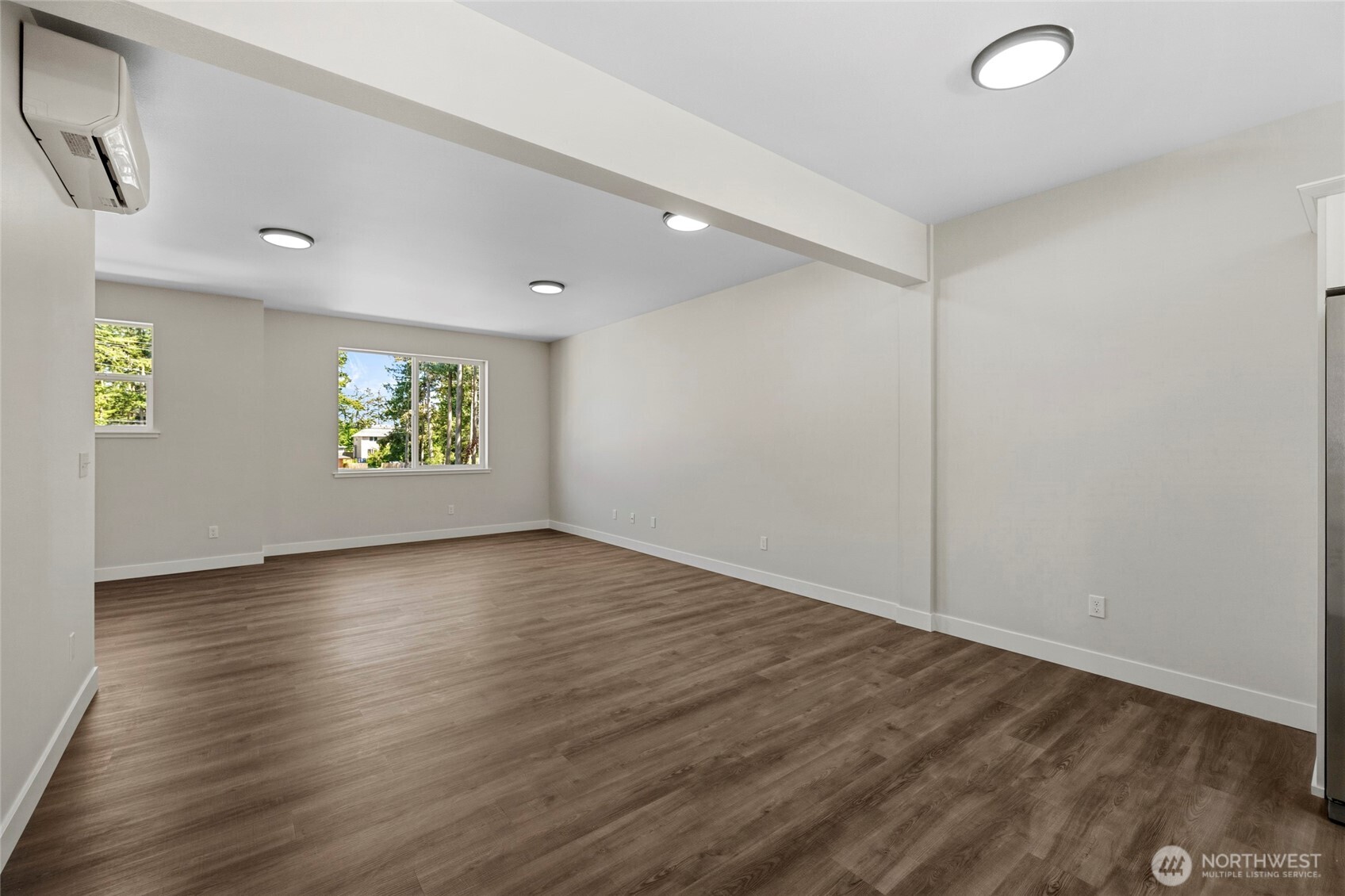 945 NW Heller Street Unit: C2